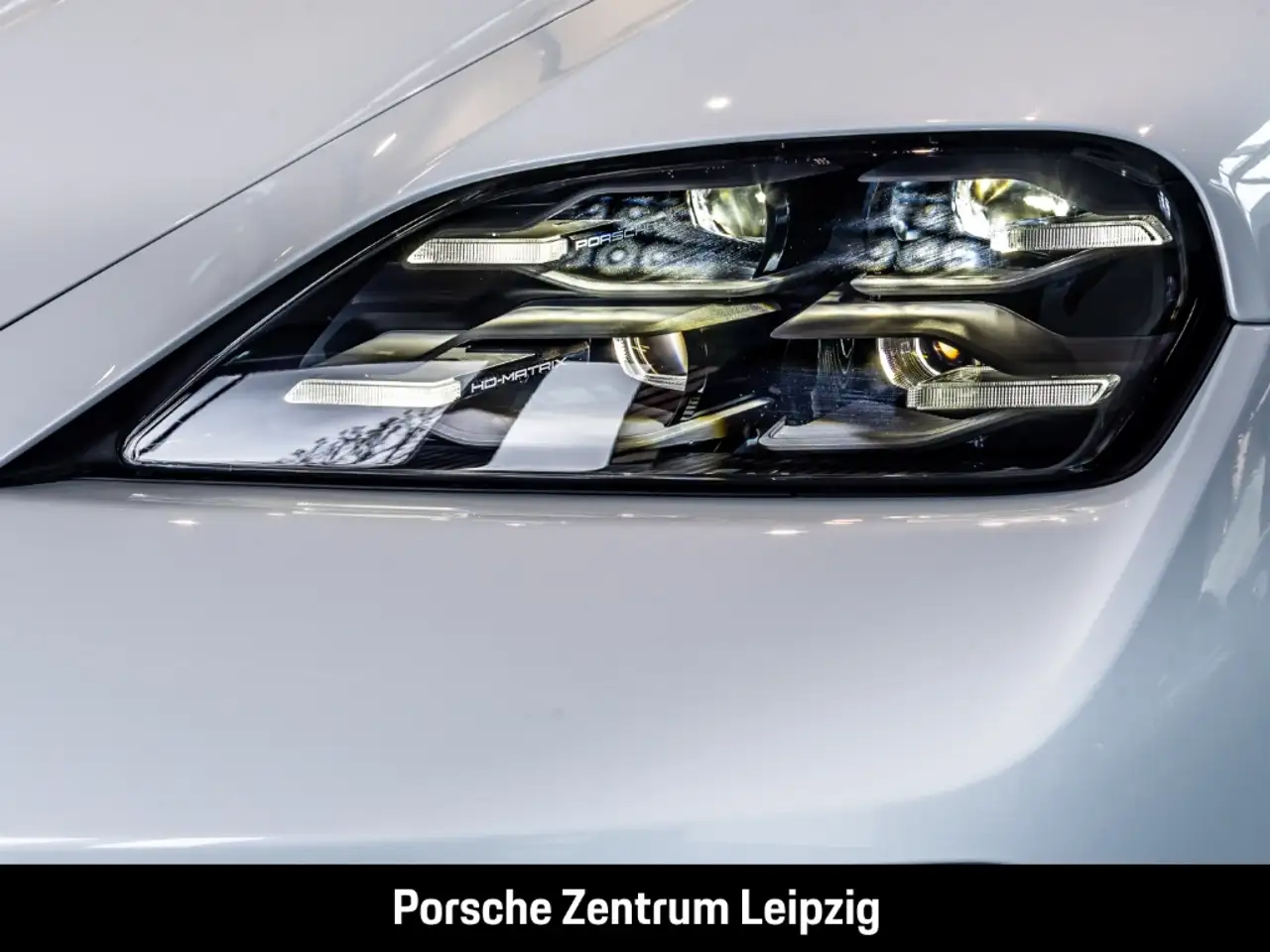 Porsche Taycan 4 Black Edition InnoDrive SoftClose Chrono 9
