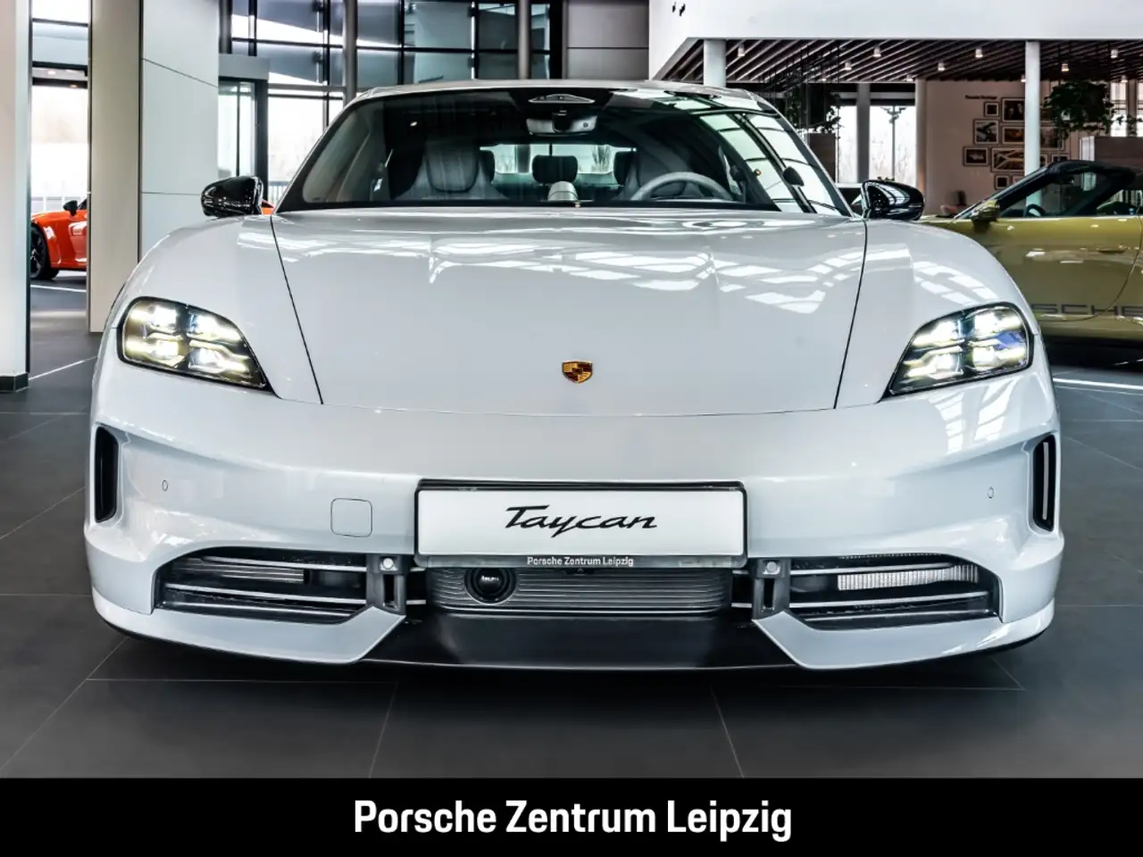 Porsche Taycan 4 Black Edition InnoDrive SoftClose Chrono 4