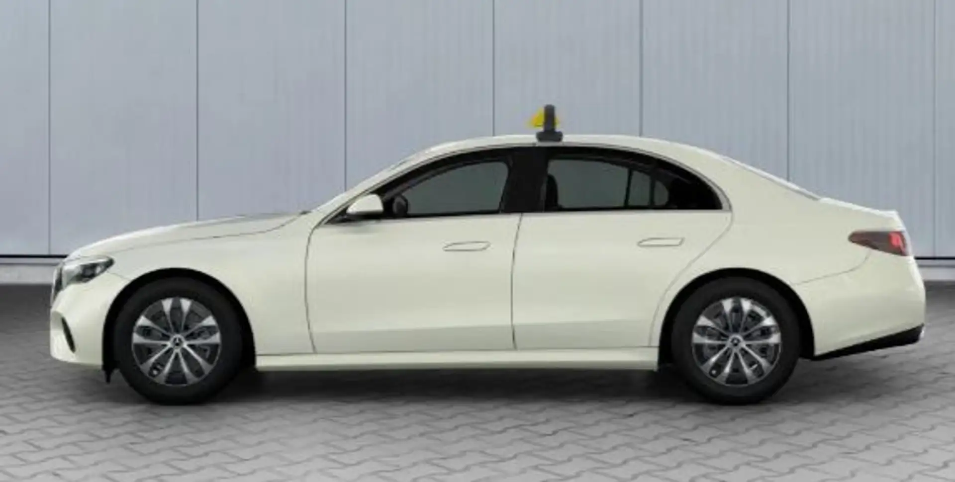 Mercedes-Benz E 200 d Limousine TAXI +MBUX+Wide+Avantgarde+KAM Beige - 2