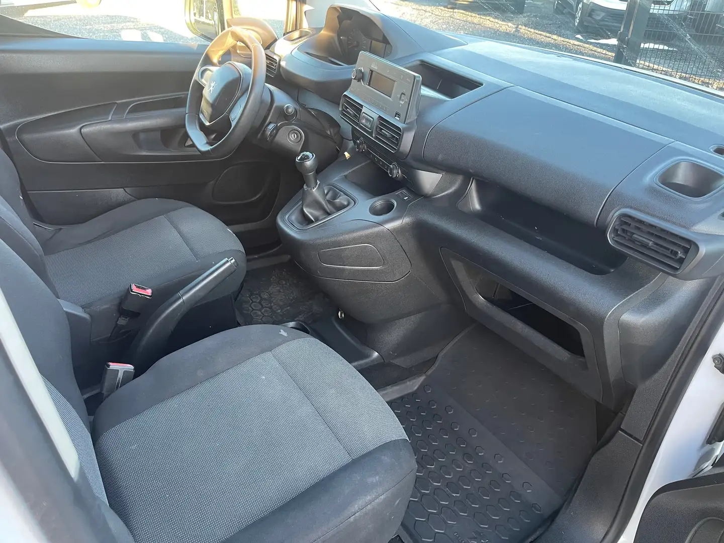 Peugeot Partner 1.5 BlueHDi 75pk L1 Pro - €7.400 excl. btw Wit - 2