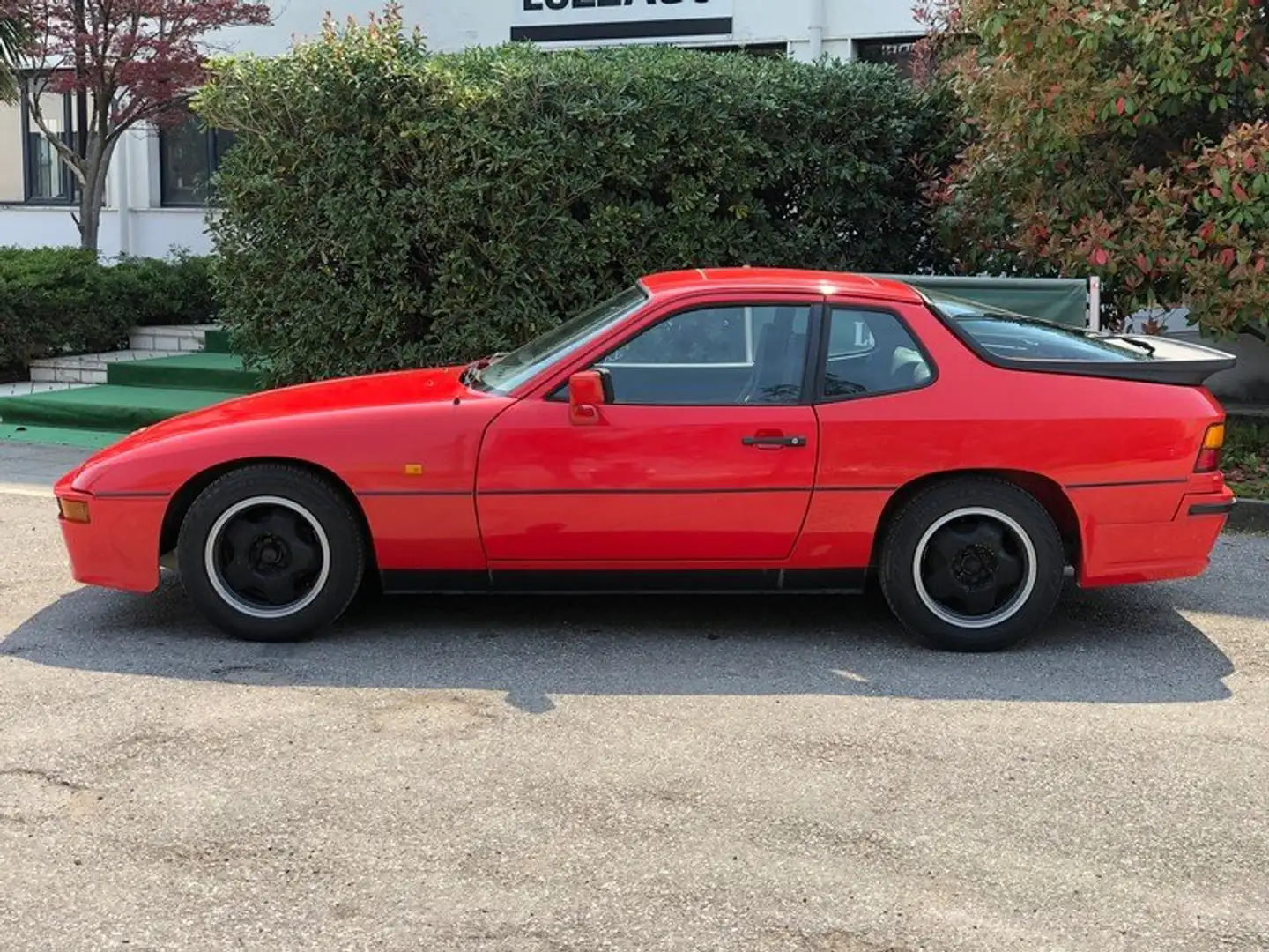 Porsche 924 5 Speed Rojo - 2
