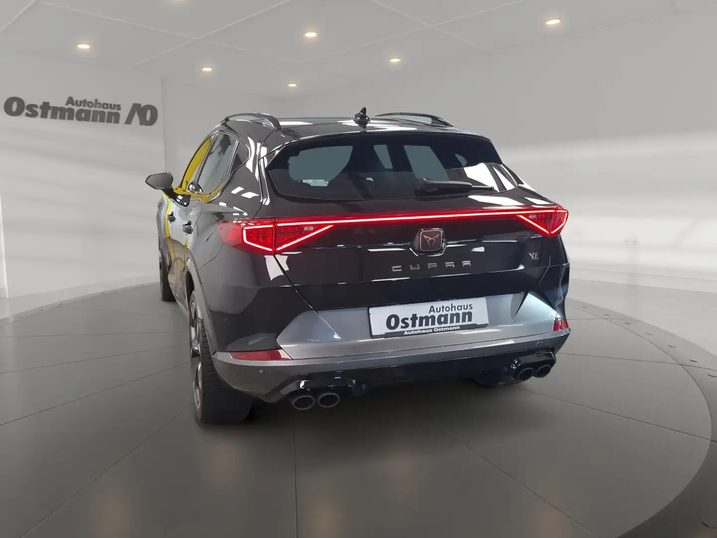 CUPRA Formentor 4 2.0 TSI 4 Drive 4Drive VZ ACC PANO Schwarz - 2