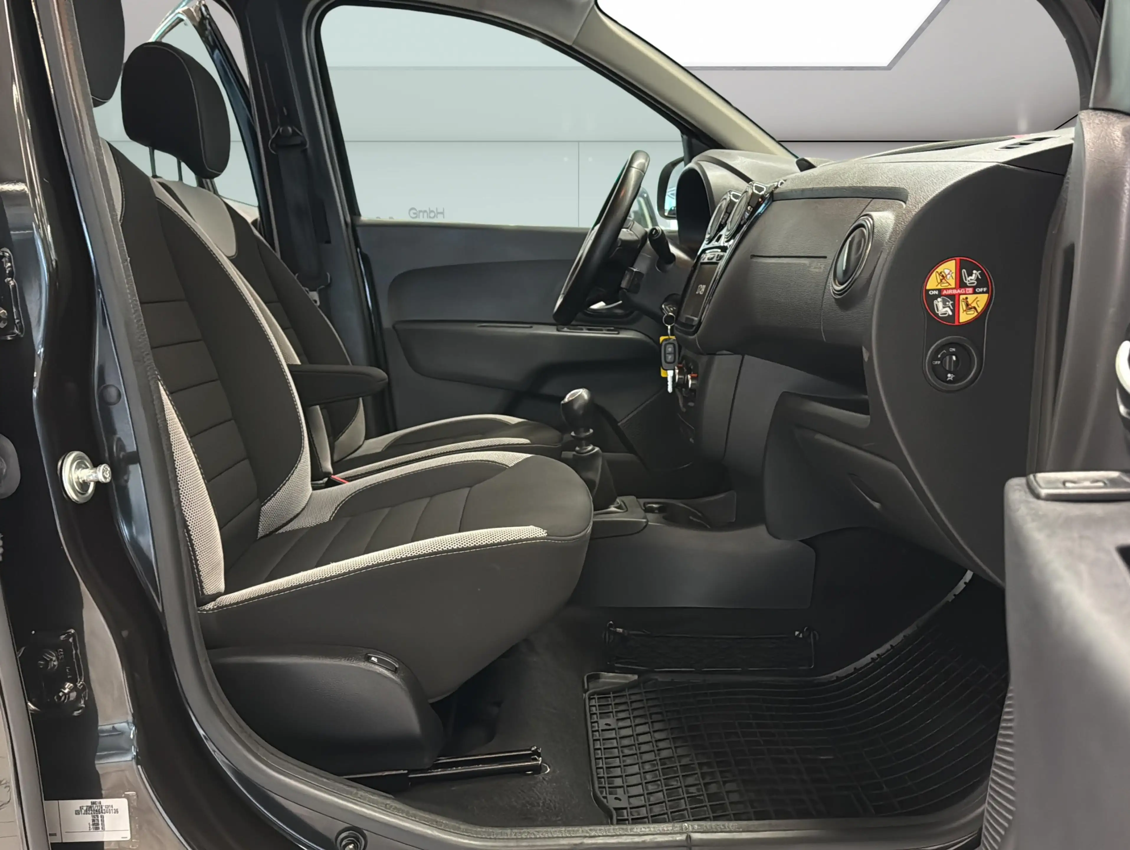 Dacia Lodgy 1.3 TCe 130 Stepway Plus 7-Sitzer — photo 13