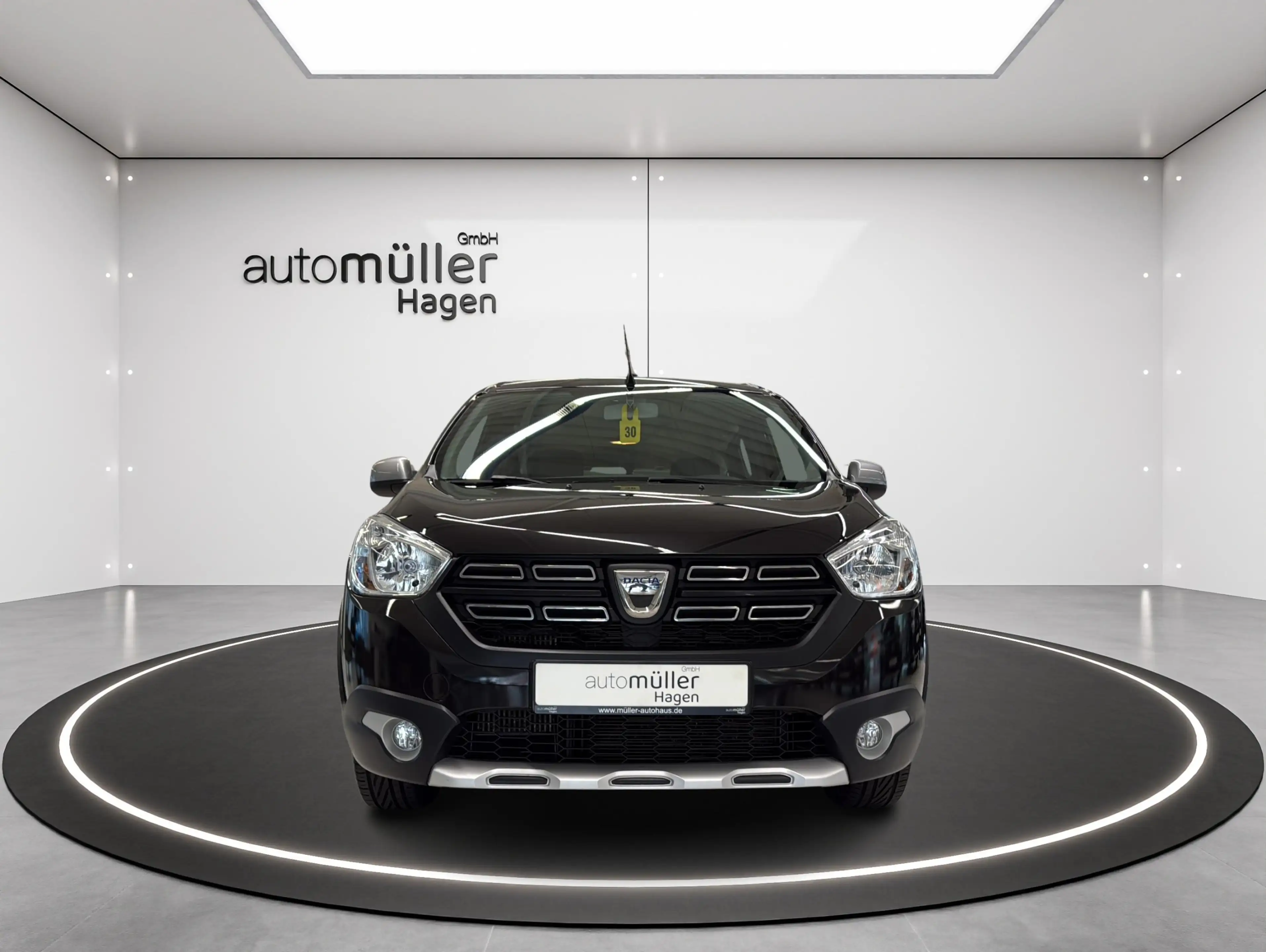 Dacia Lodgy 1.3 TCe 130 Stepway Plus 7-Sitzer — photo 2