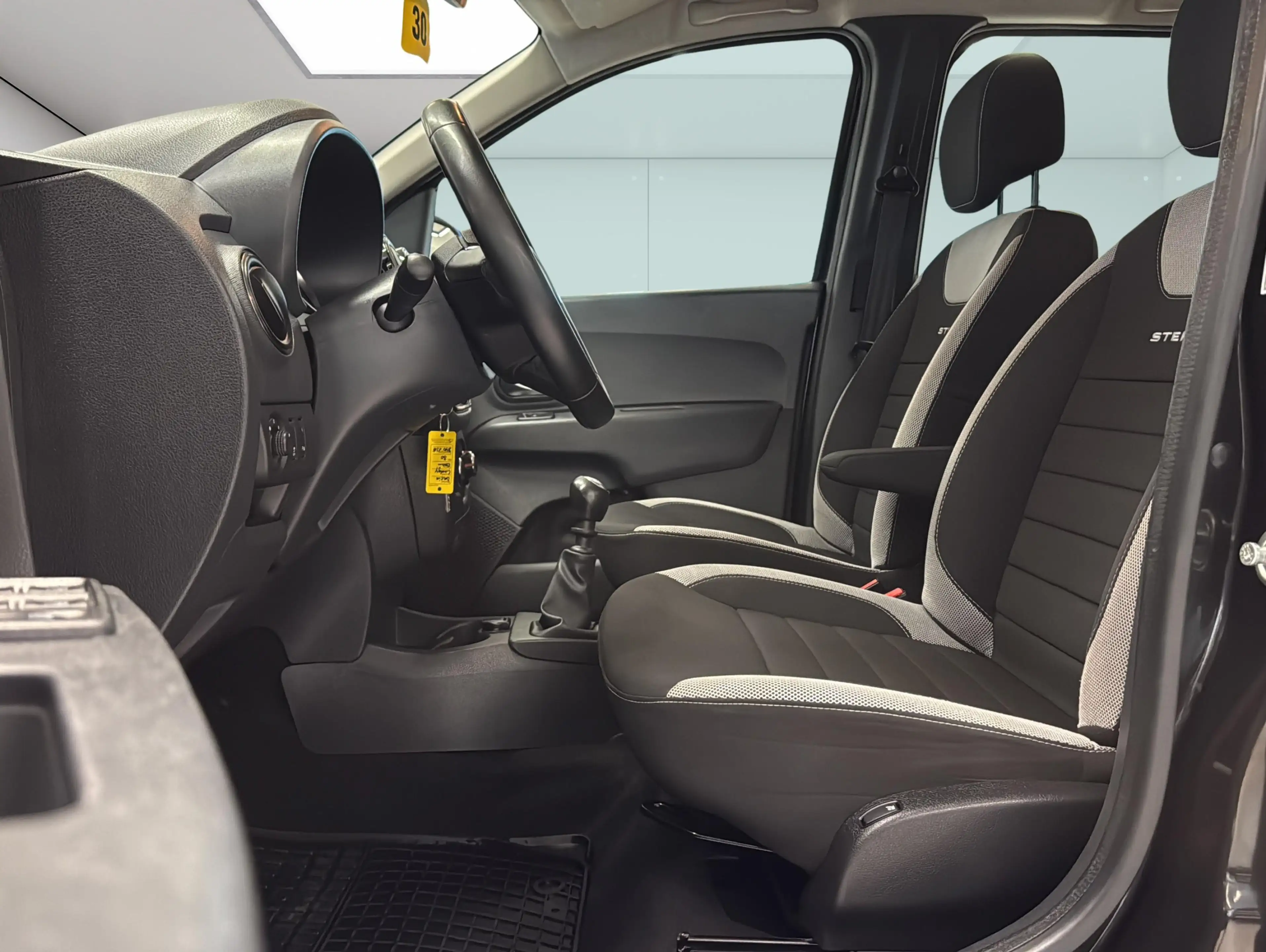 Dacia Lodgy 1.3 TCe 130 Stepway Plus 7-Sitzer — photo 11