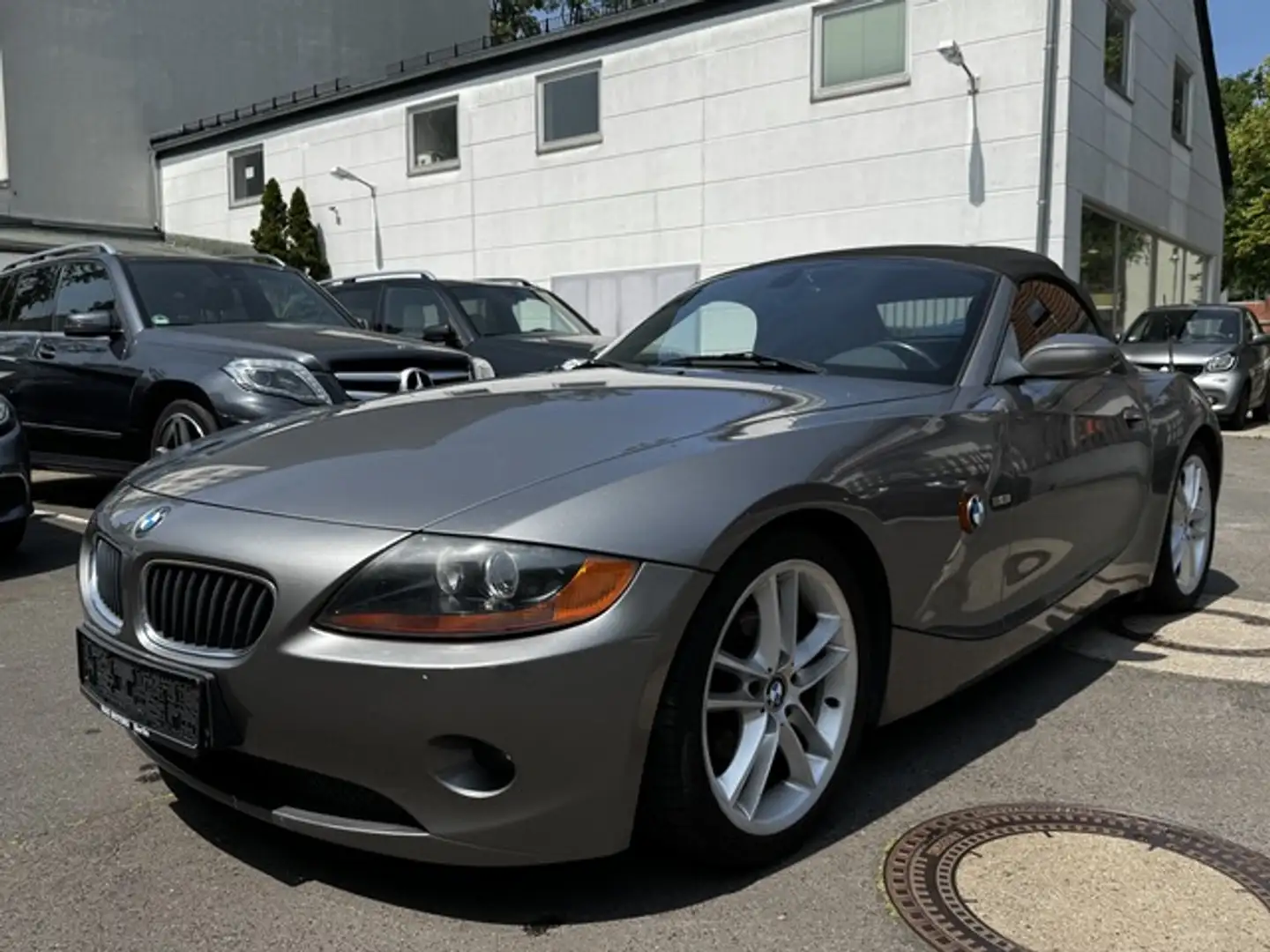 BMW Z4 Roadster 2.2i Grau - 2