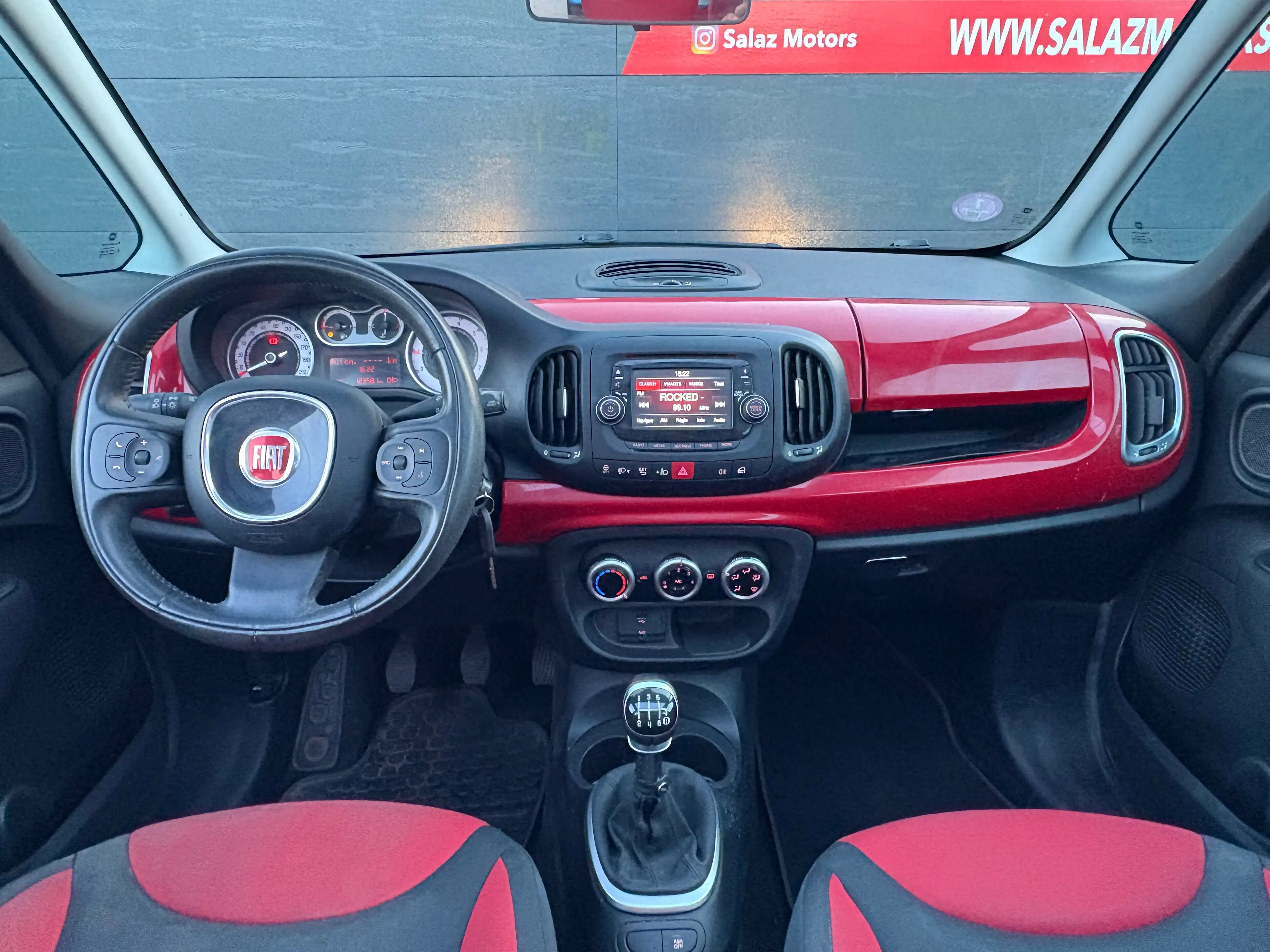 Fiat 500L 500L 1.4i_TOIT OUVR_CLIM_JANTES_BLUETOOTH — photo 13