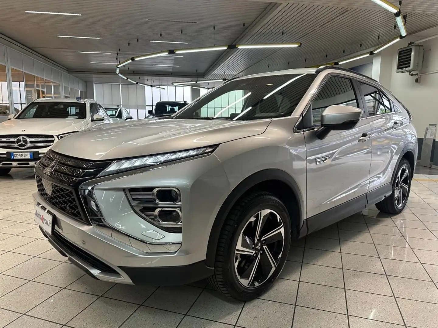 Mitsubishi Eclipse Cross 2.4 MIVEC 4WD PHEV Instyle SDA Pack 0 IVA ESPOSTA Argento - 2