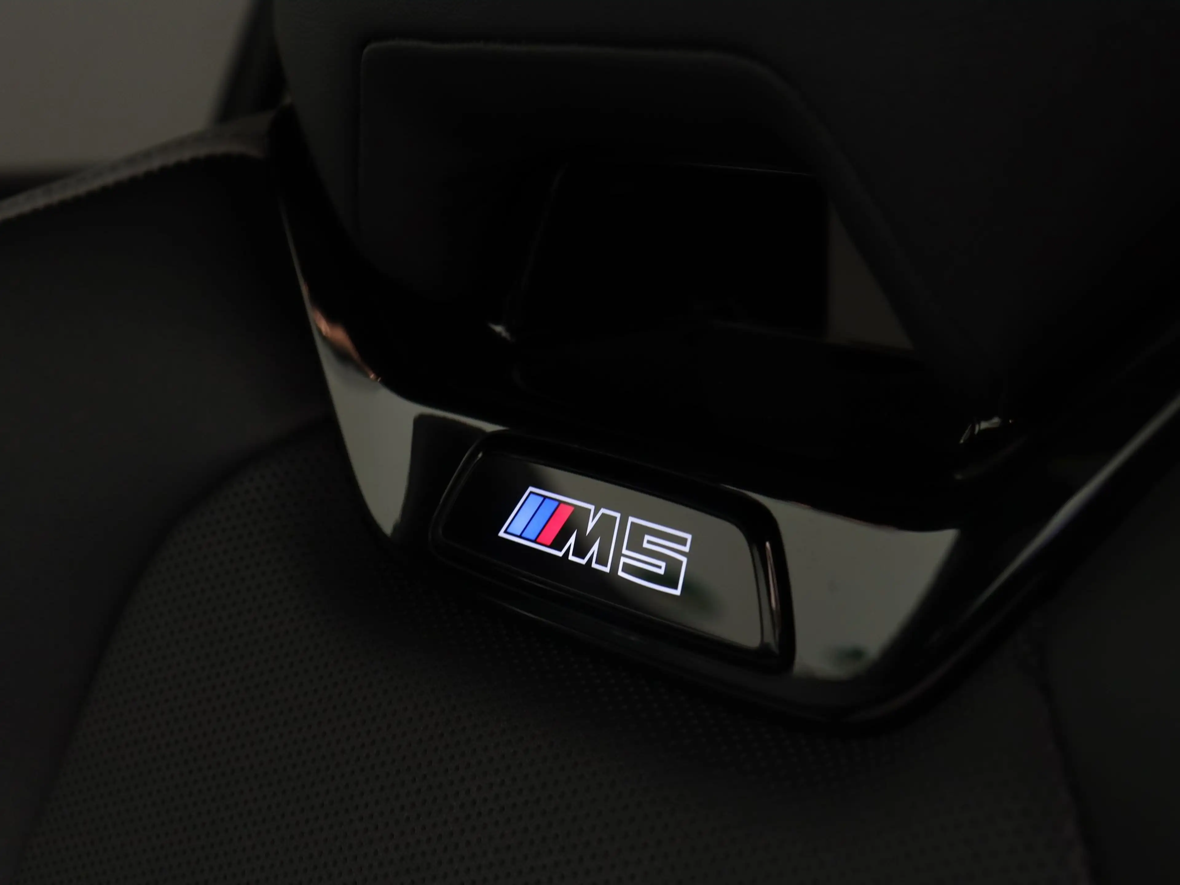 BMW M5 Touring — photo 6