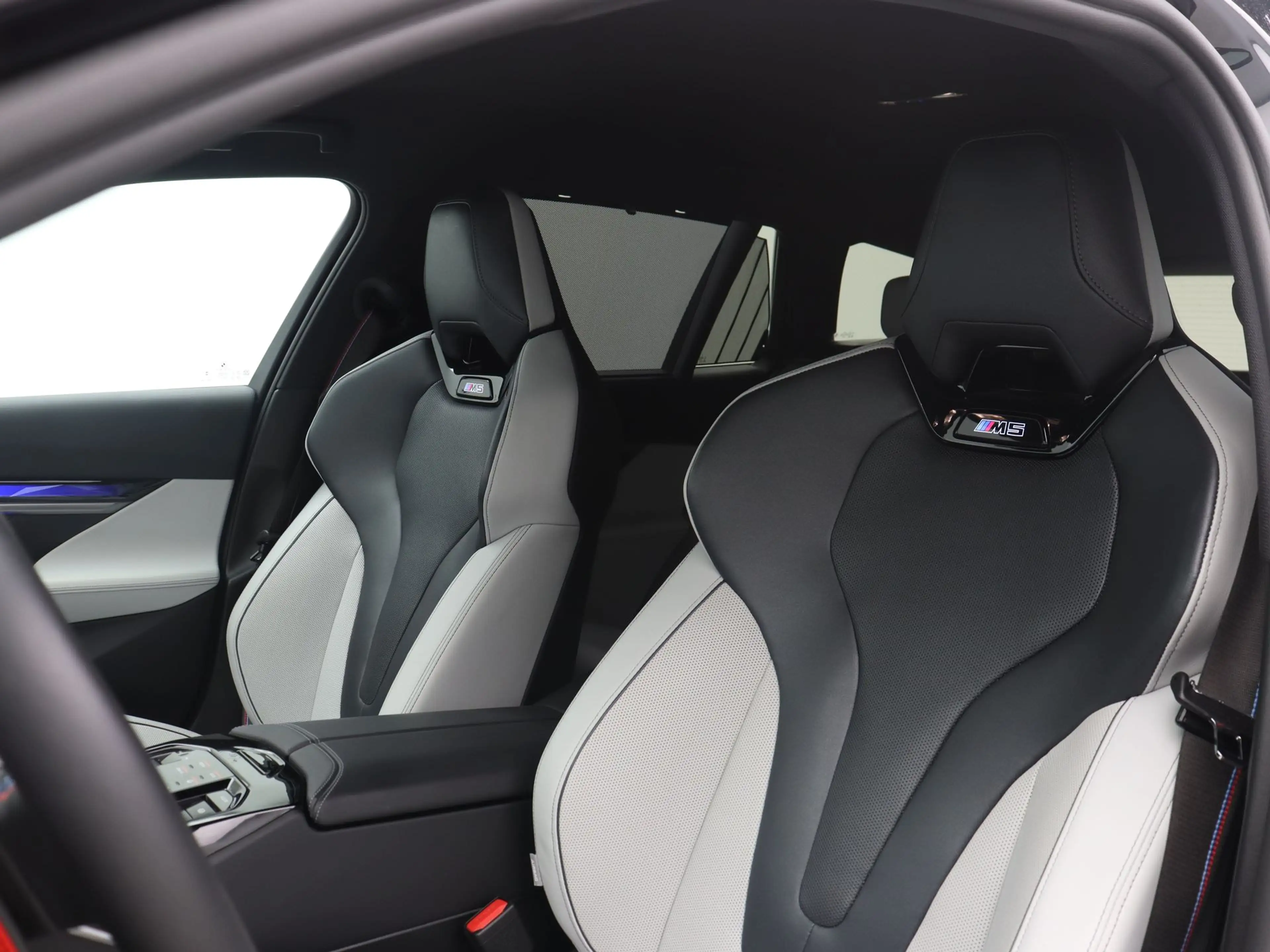 BMW M5 Touring — photo 5
