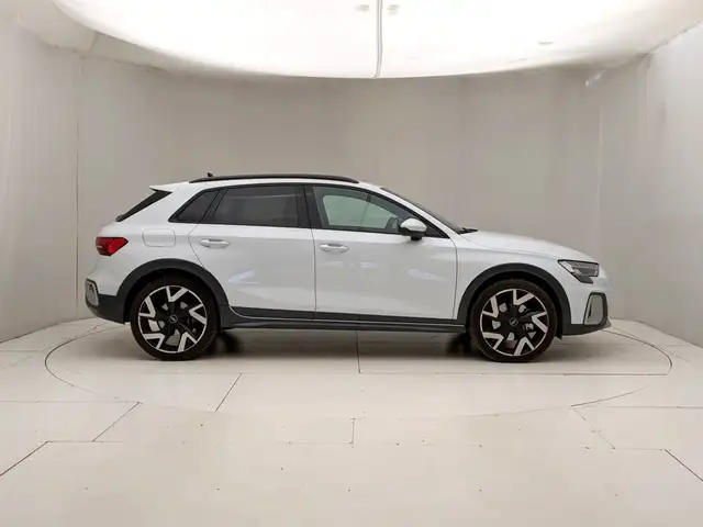 Audi A3 view 3