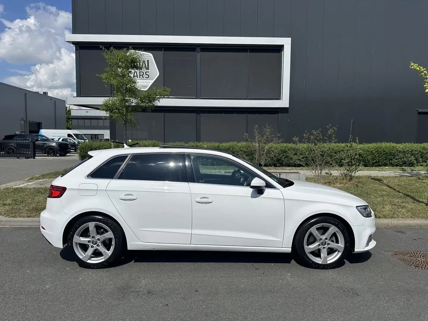 Audi A3 Sportback 1.0 TFSI Sport Lease Edition Pano, Navi Wit - 2