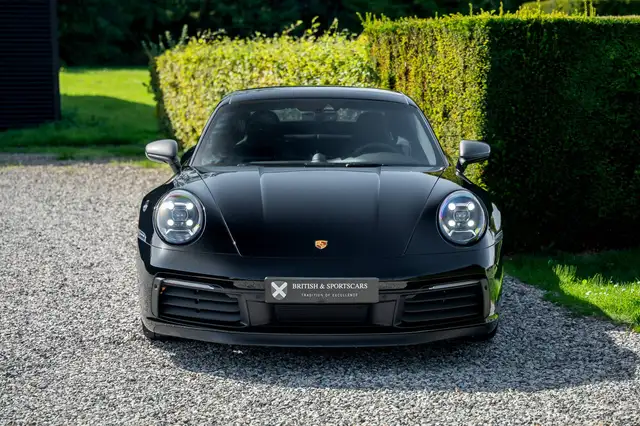 Porsche 911 view 12