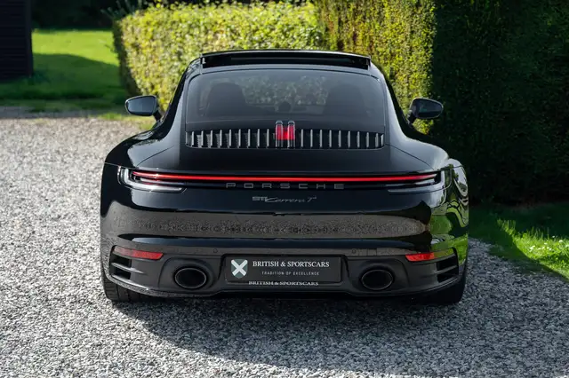 Porsche 911 view 15