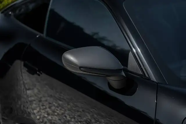 Porsche 911 view 9
