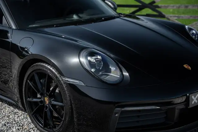 Porsche 911 view 3