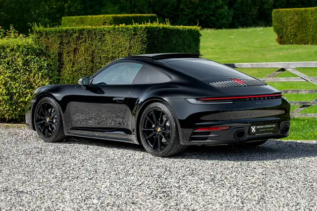 Porsche 911 view 13