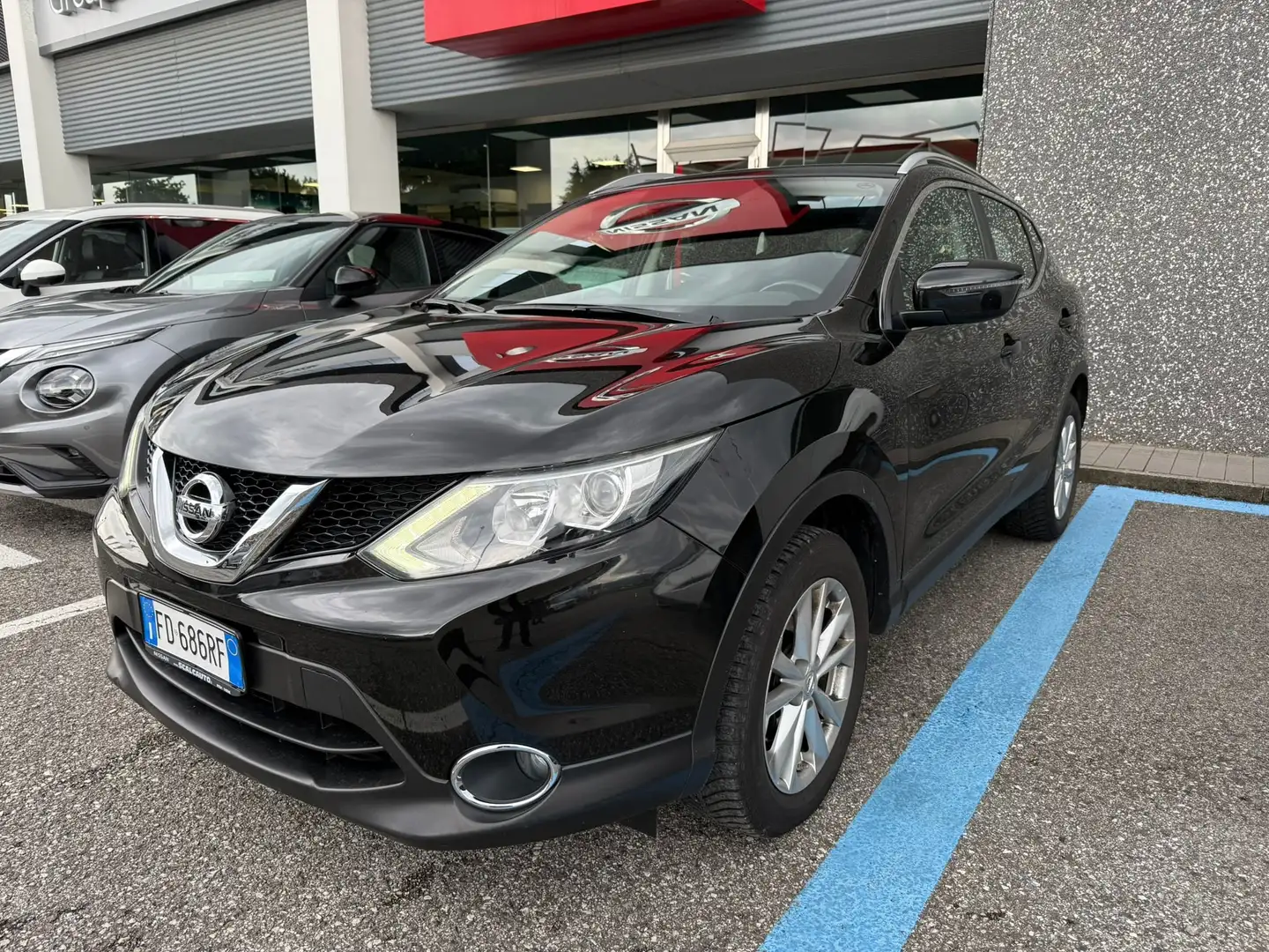 Nissan Qashqai Qashqai 1.5 dci Acenta 110cv E6 Чорний - 1