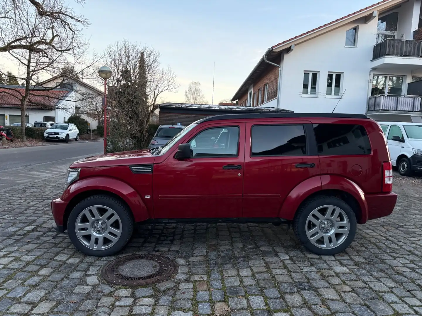 Dodge Nitro SXT Rouge - 2