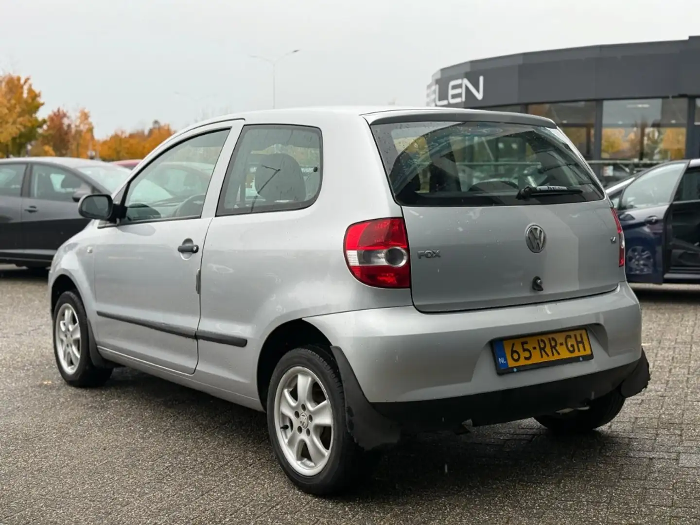 Volkswagen Fox 1.4 Trendline Gris - 2
