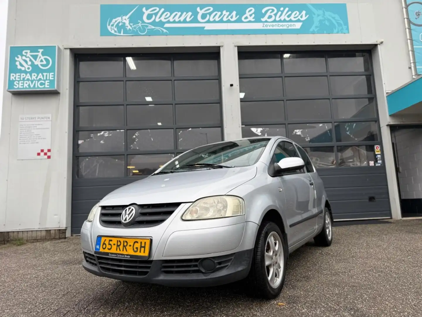 Volkswagen Fox 1.4 Trendline Gris - 1