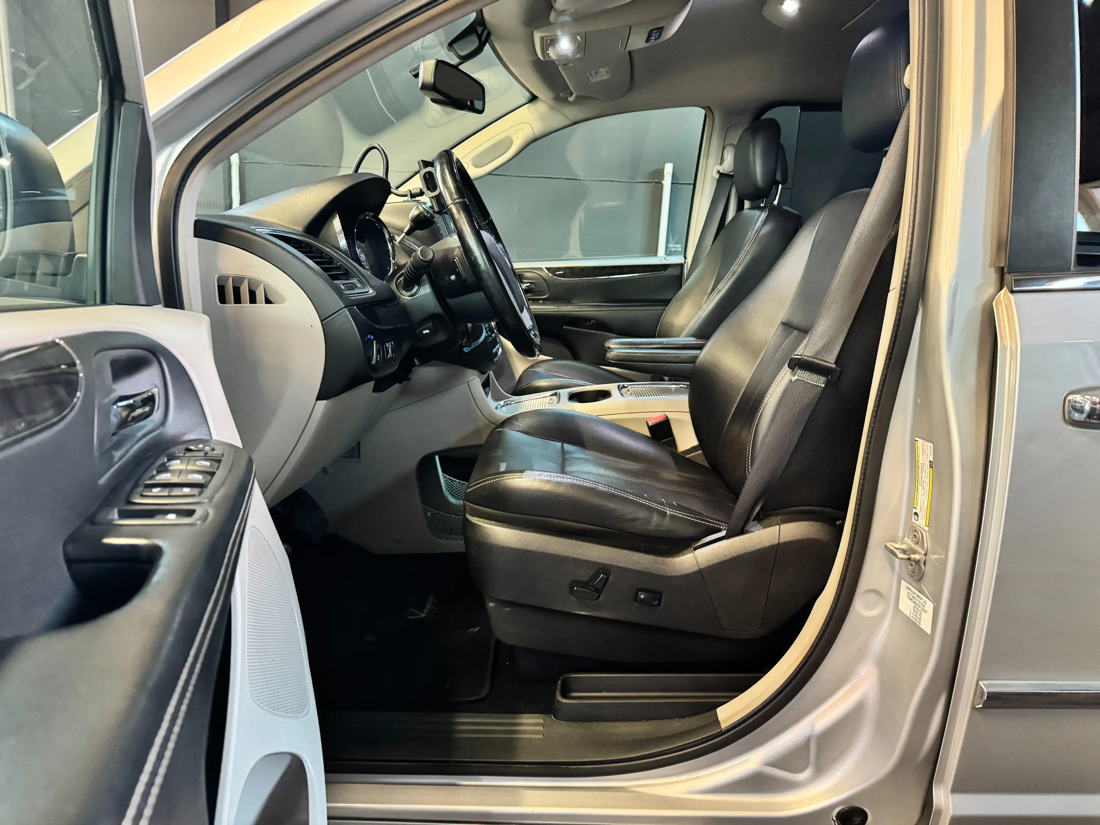 Lancia Voyager Gold 2.8 CRD Automatik 7-Sitzer/Leder/8-fach/VOLL — photo 10