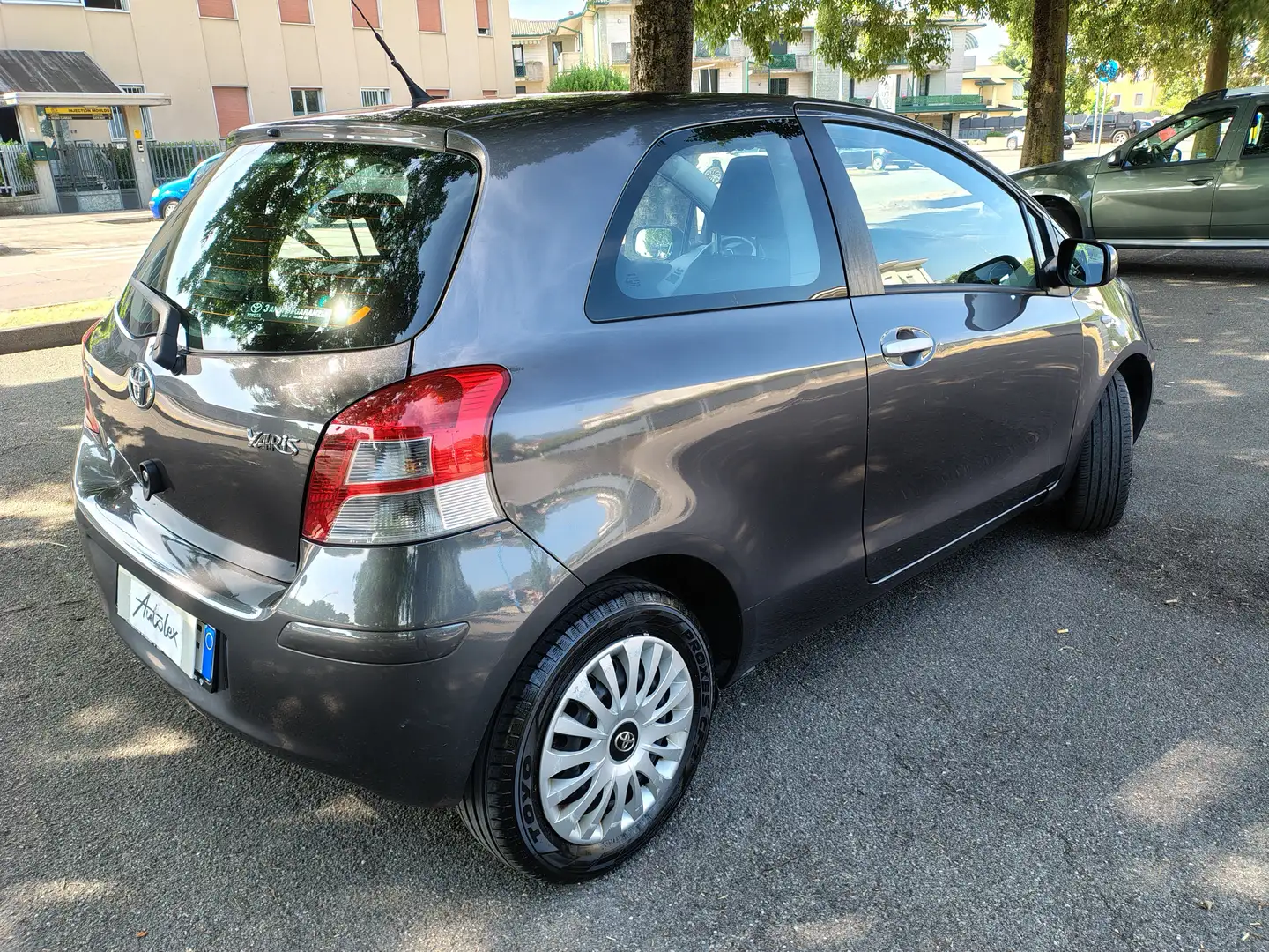 Toyota Yaris 1.0 VVTI 51 KW 3P SOL 1PROPRIETARIO MOLTO BELLA Gris - 2