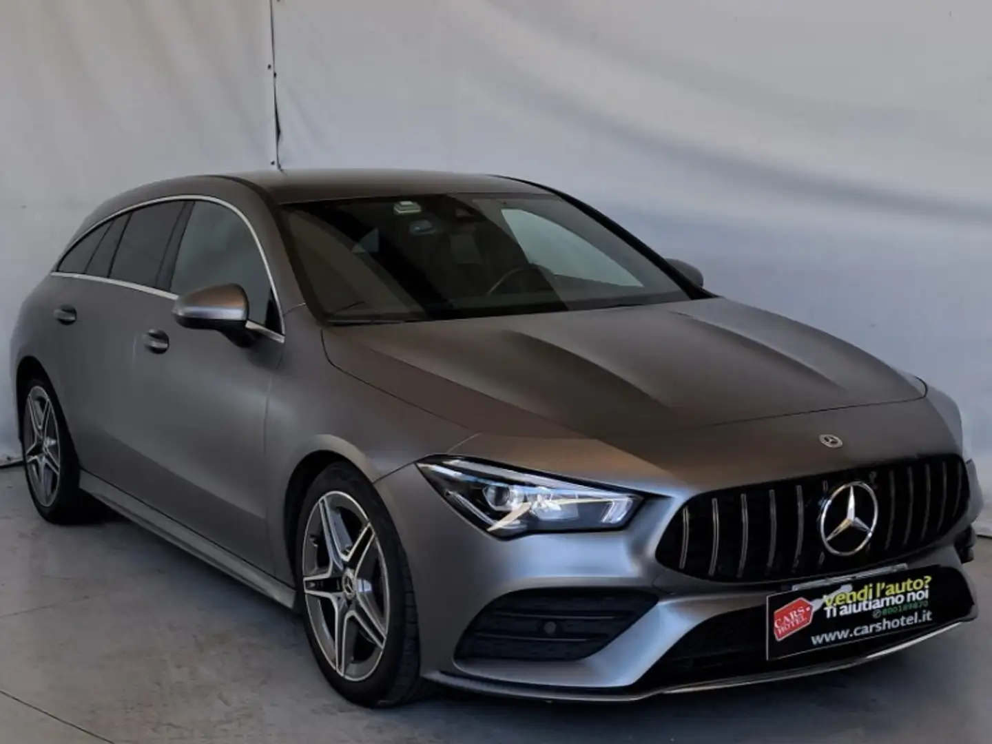 Mercedes-Benz CLA 220 d Aut. 4M Shooting Brake Prem. Gris - 2