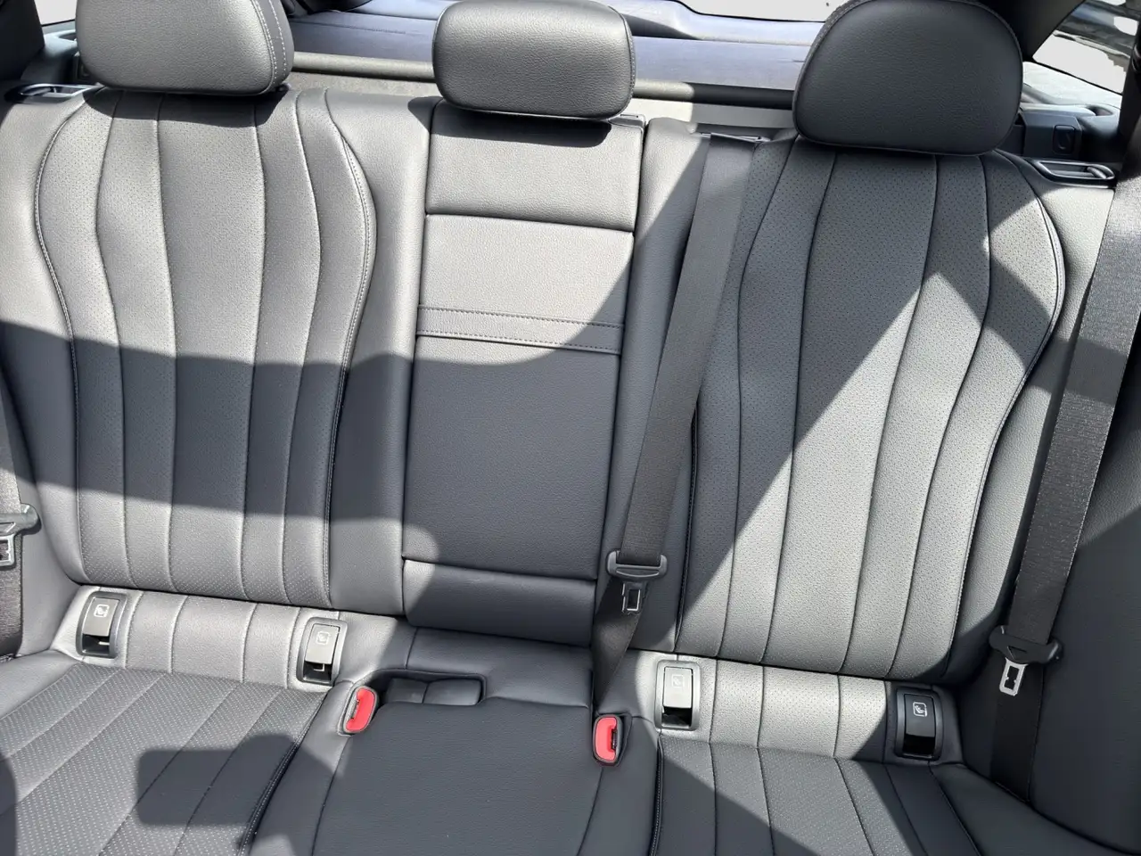 Mercedes-Benz E 220 d T-Modell Burmester4d*DigitalLight*Panod. 17