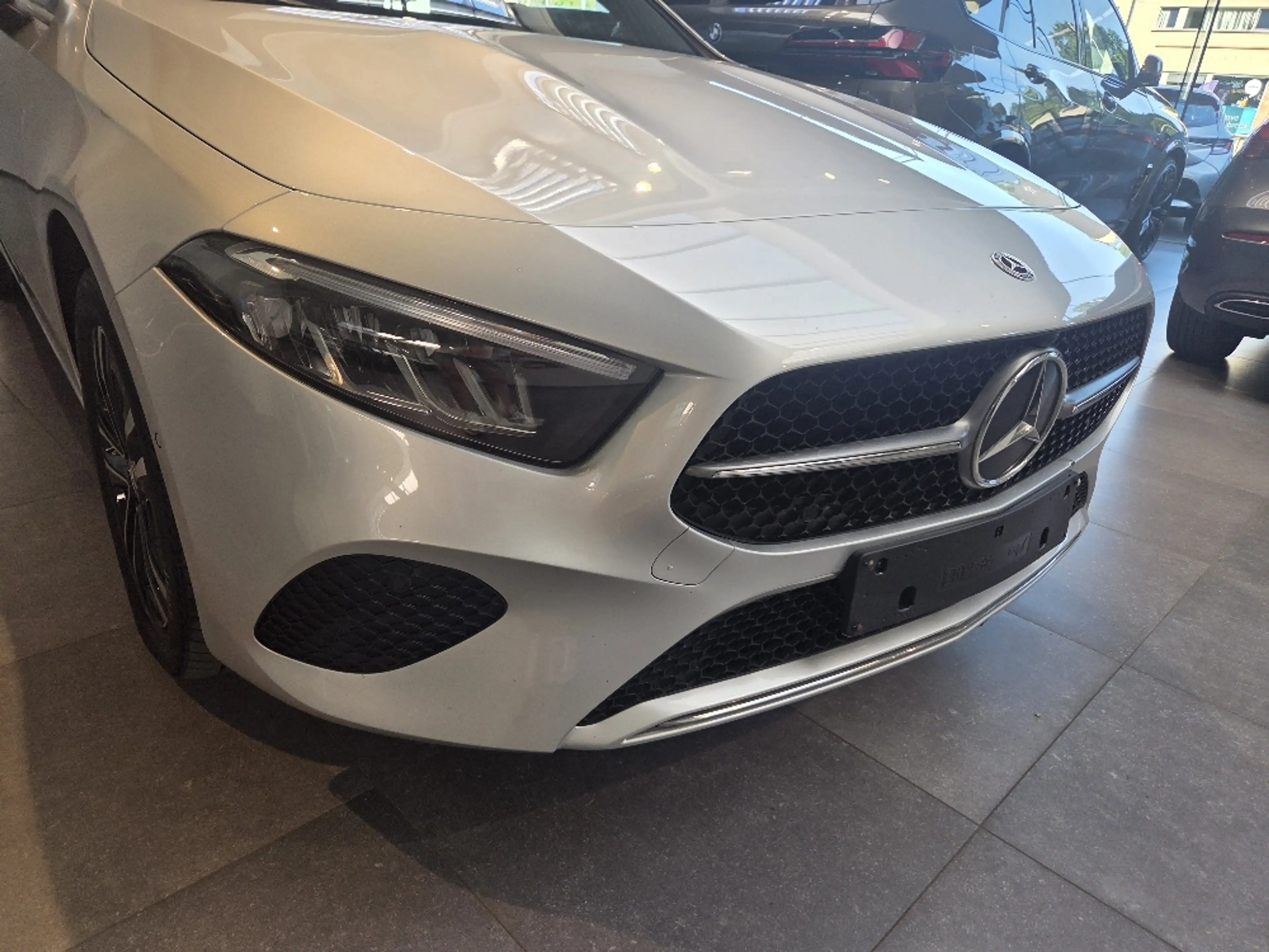 Mercedes-Benz A 250 A Sedan 250 e Urban-/Progressive-pakket — photo 5
