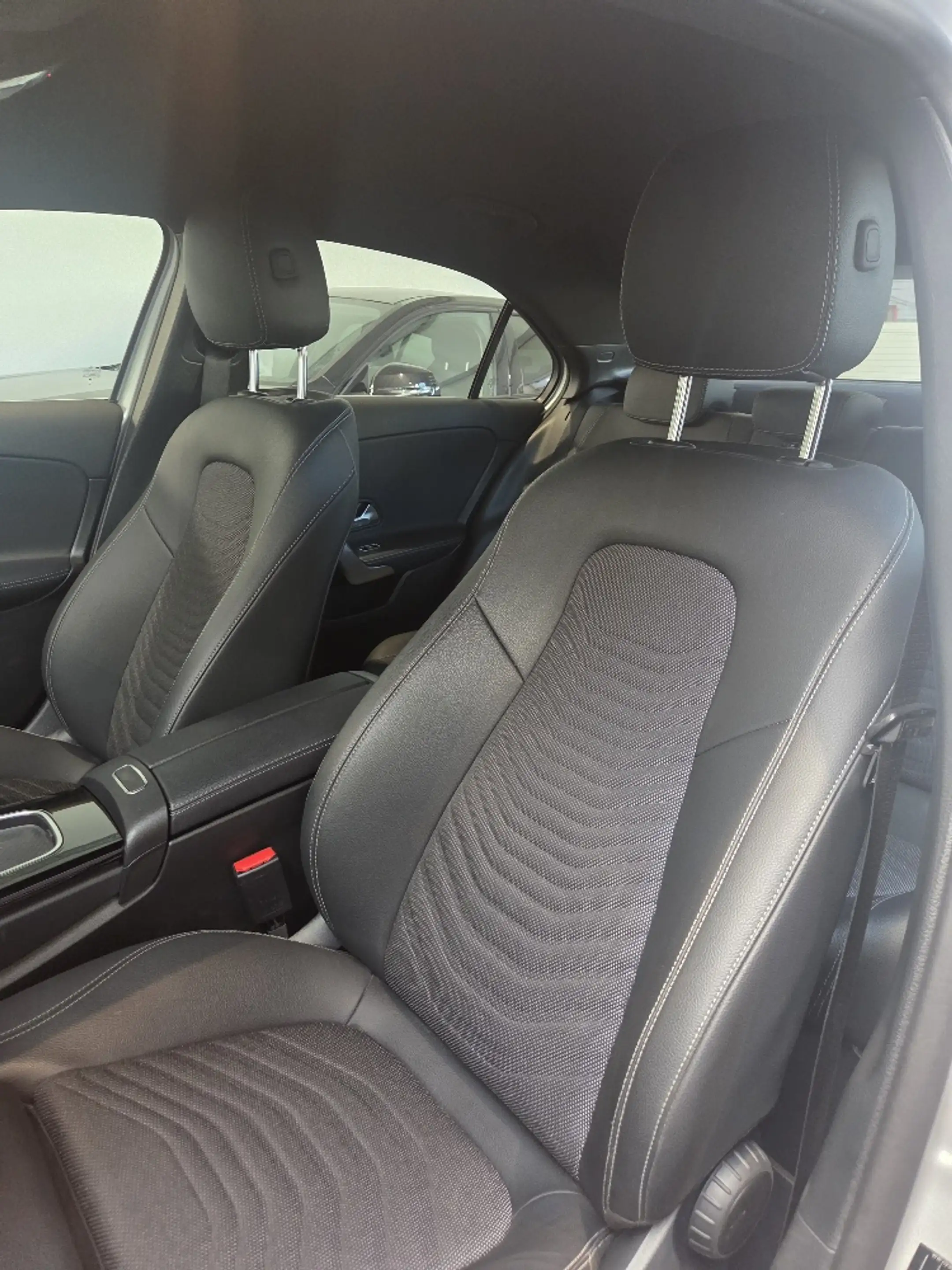 Mercedes-Benz A 250 A Sedan 250 e Urban-/Progressive-pakket — photo 9