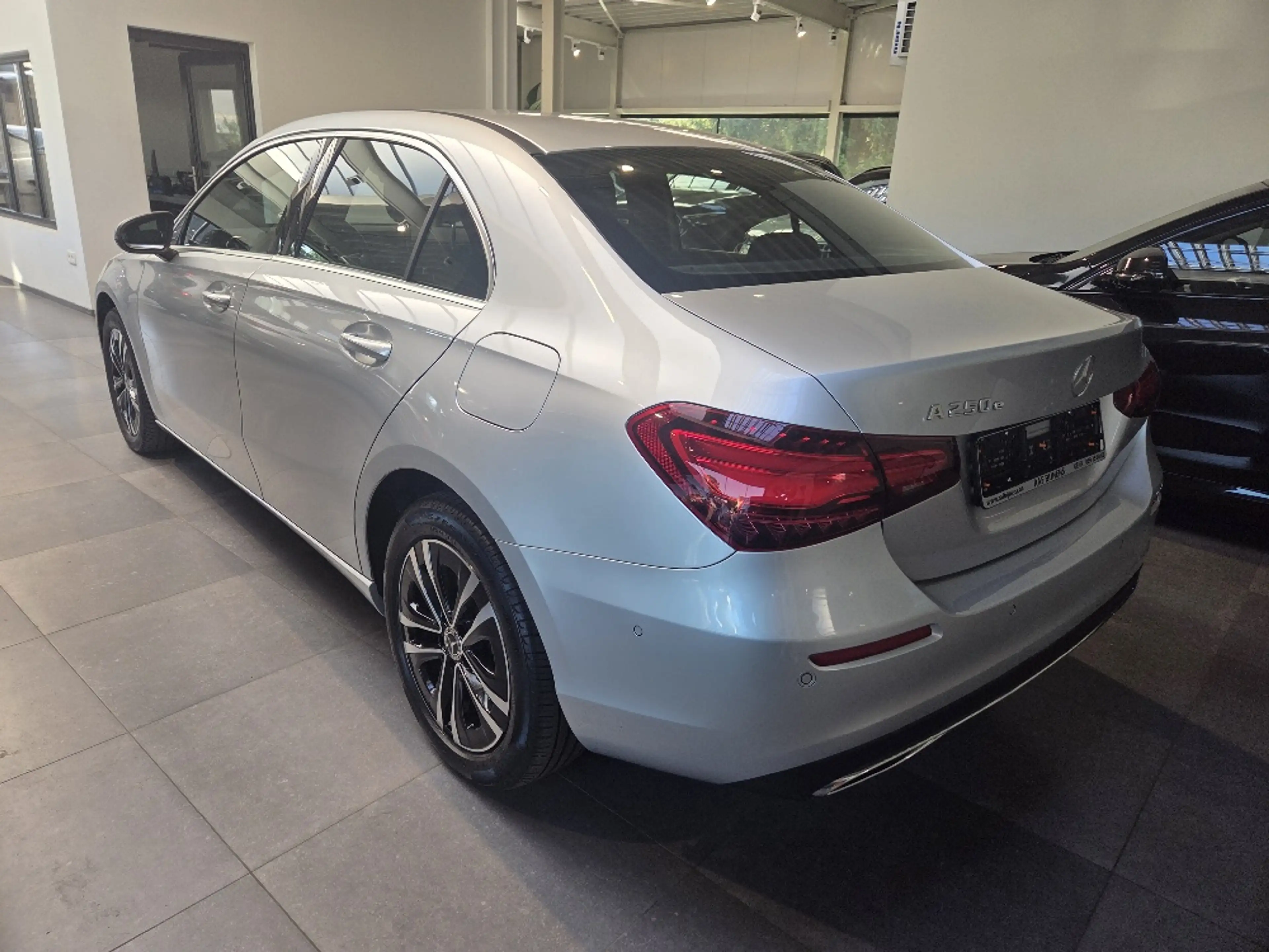 Mercedes-Benz A 250 A Sedan 250 e Urban-/Progressive-pakket — photo 3