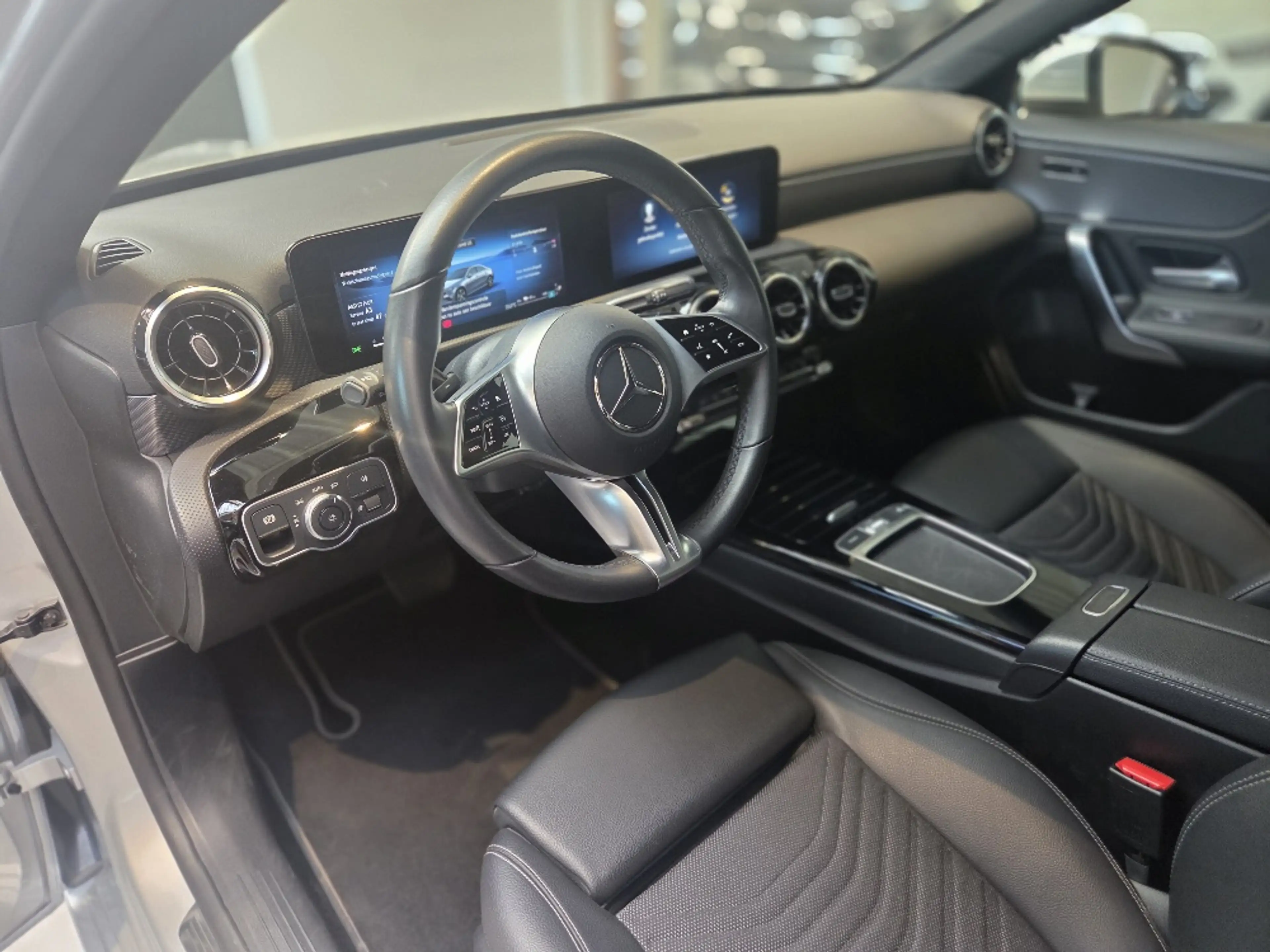 Mercedes-Benz A 250 A Sedan 250 e Urban-/Progressive-pakket — photo 13