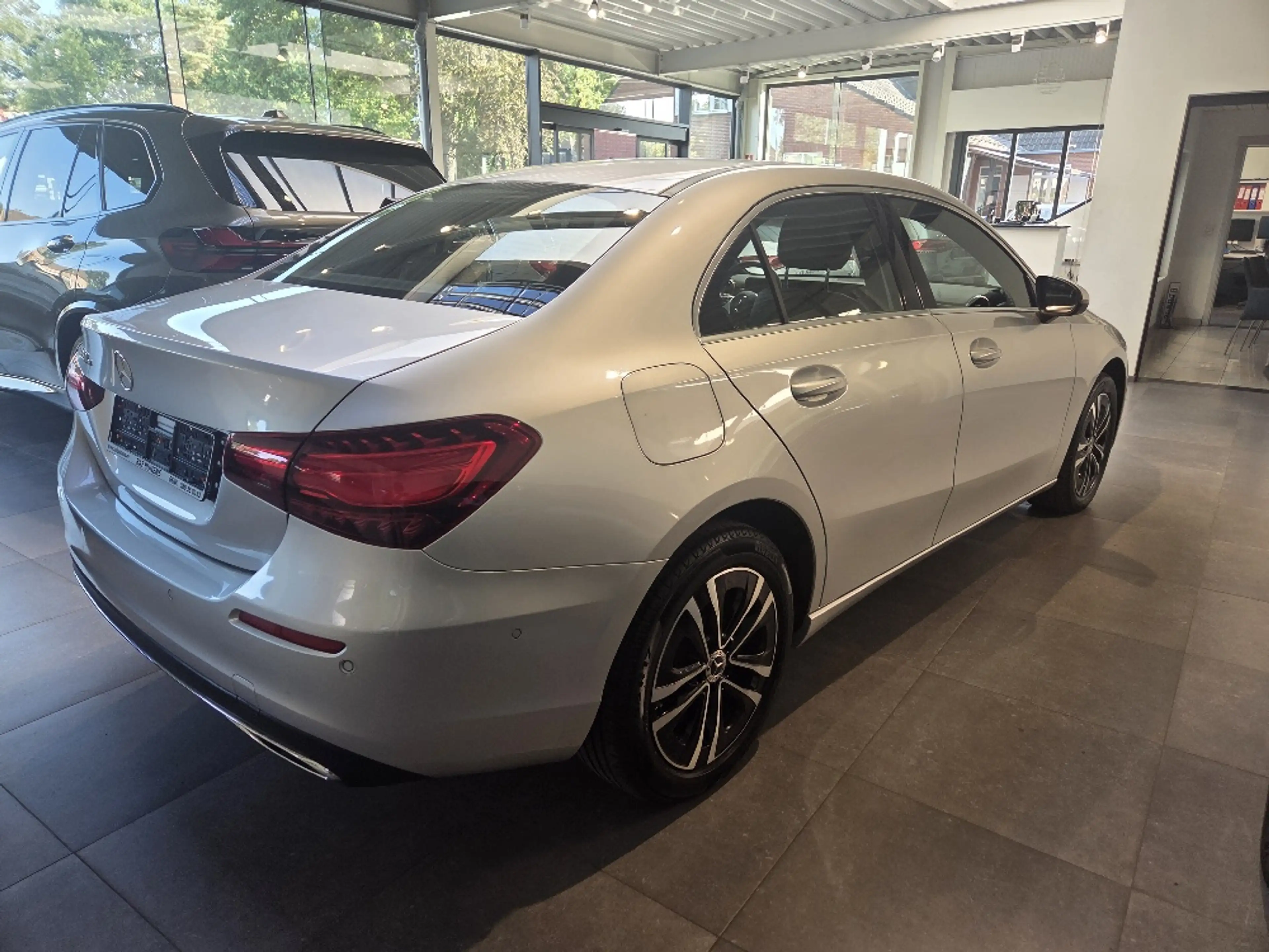Mercedes-Benz A 250 A Sedan 250 e Urban-/Progressive-pakket — photo 4