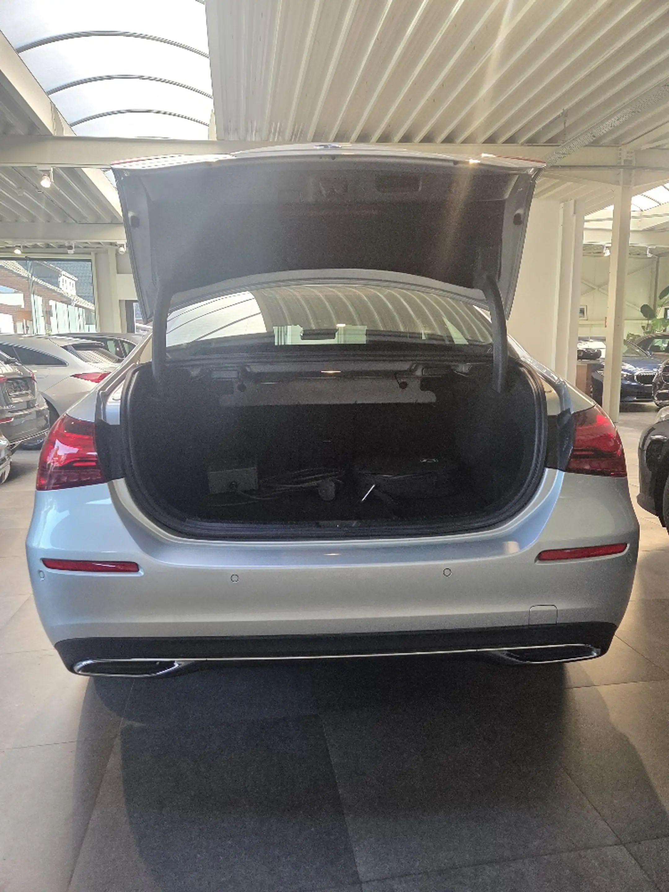 Mercedes-Benz A 250 A Sedan 250 e Urban-/Progressive-pakket — photo 7