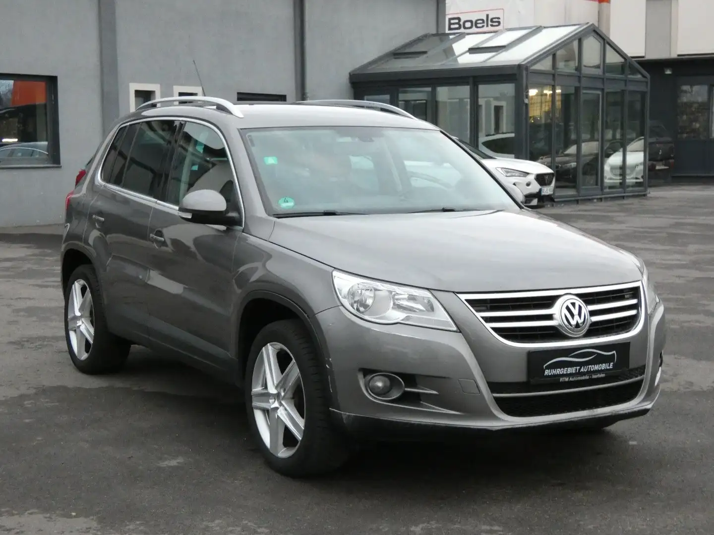 Volkswagen Tiguan Sport & Style*Navi*Kamera*Klima*Tempomat* Gris - 2
