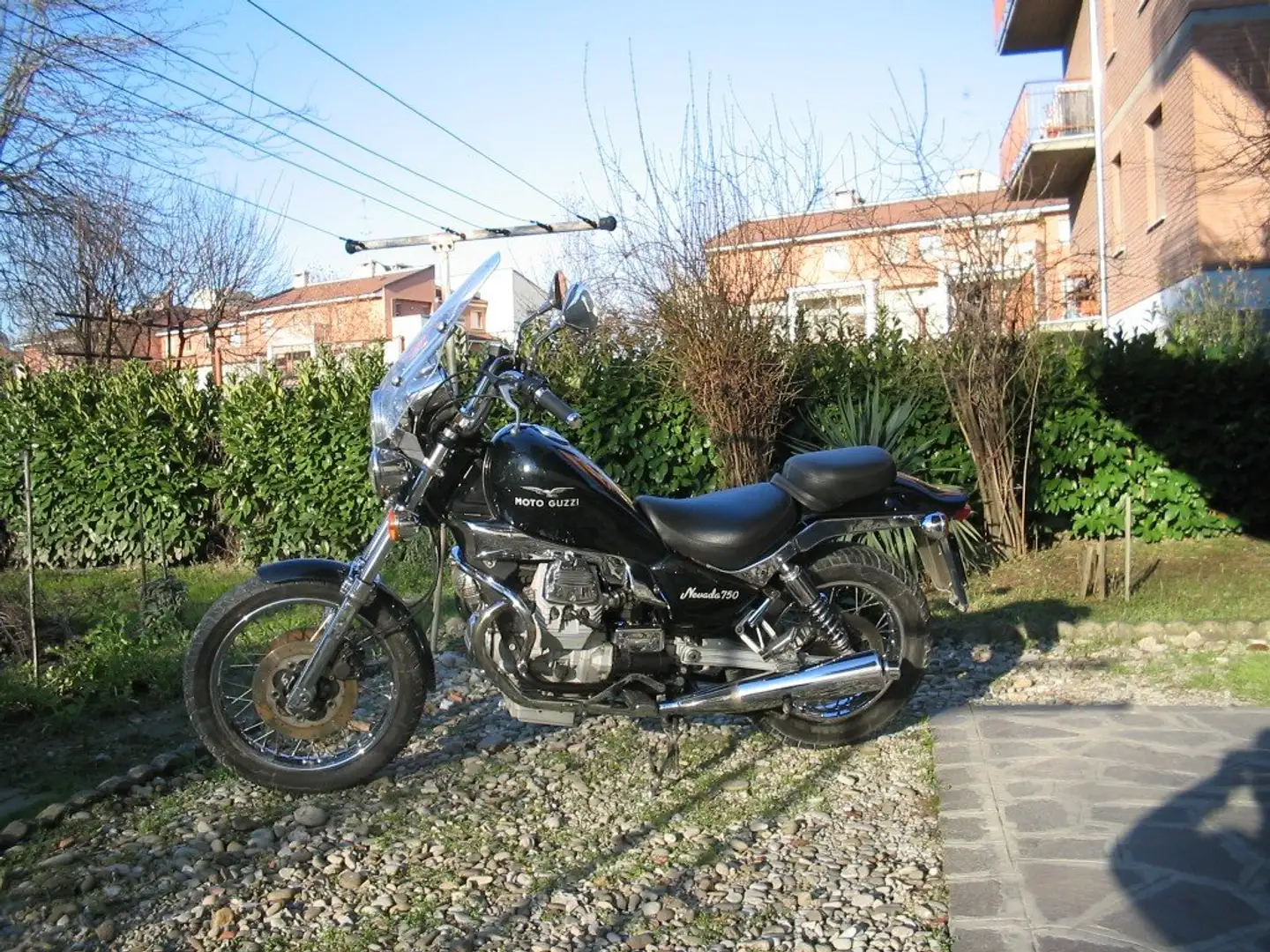 Moto Guzzi Nevada Nero - 1