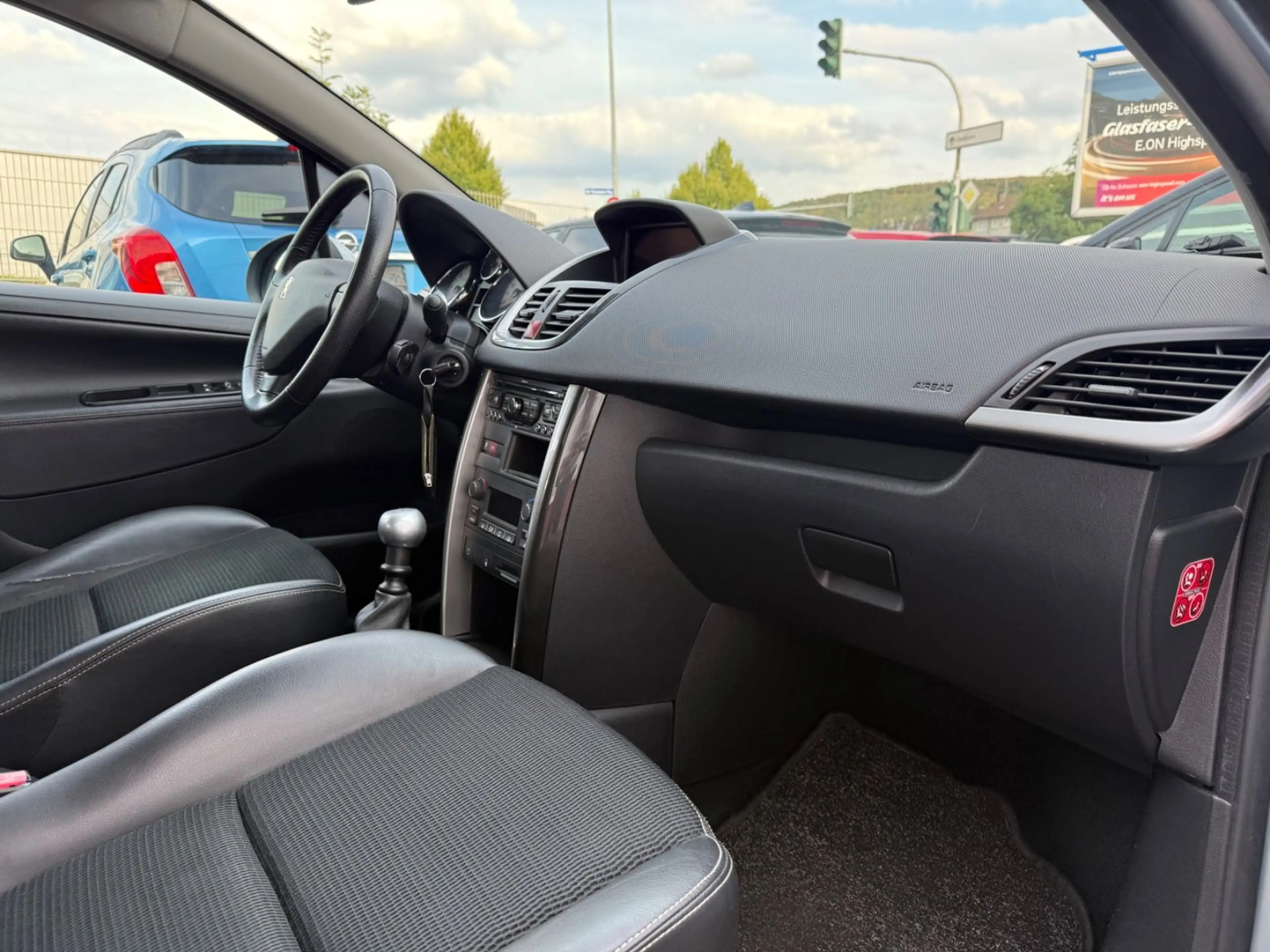 Peugeot 207 SW 1,6 HDI 82kW 112PS Premium/PDC/PANO/NAVI — photo 11