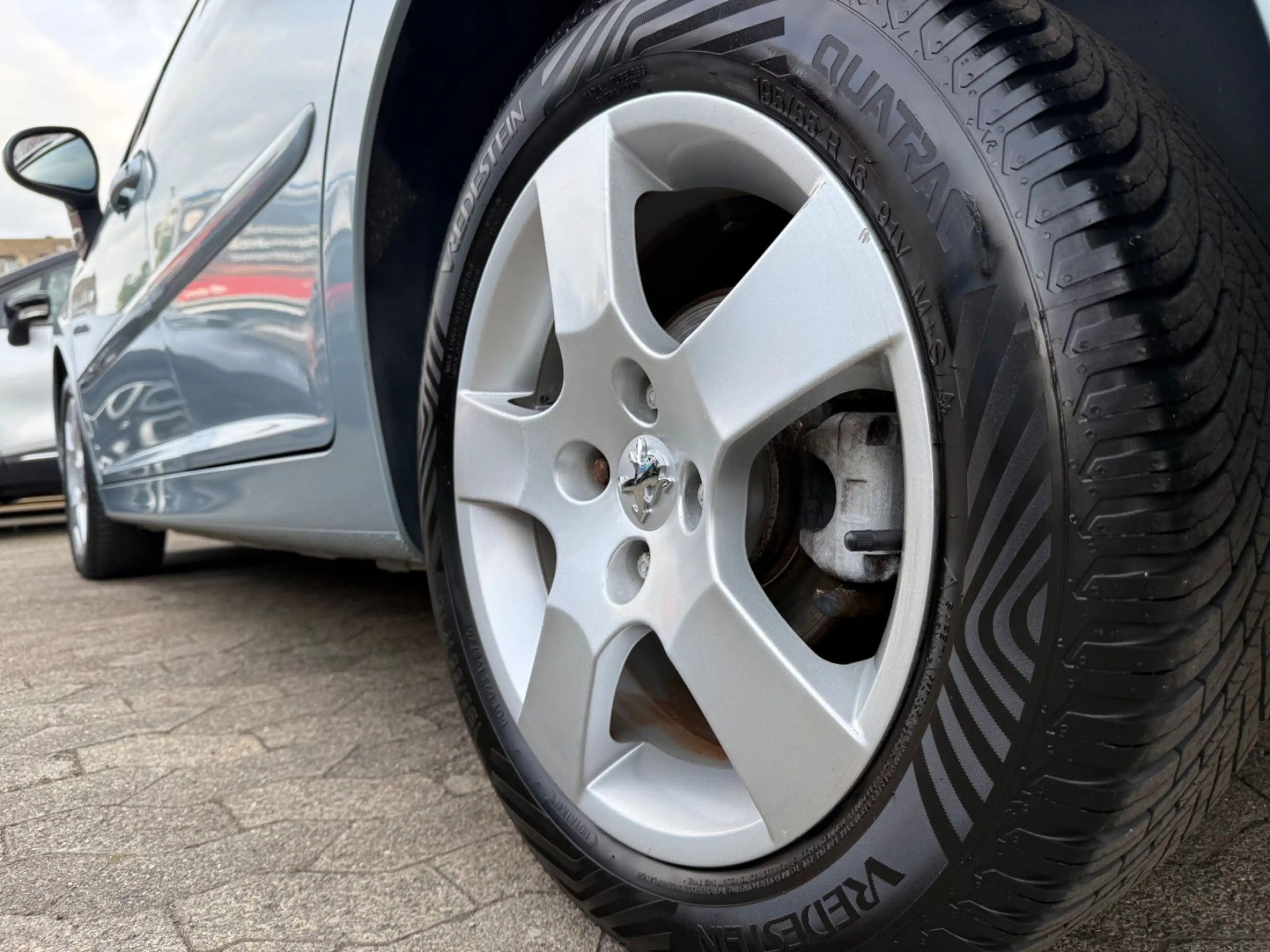 Peugeot 207 SW 1,6 HDI 82kW 112PS Premium/PDC/PANO/NAVI — photo 13