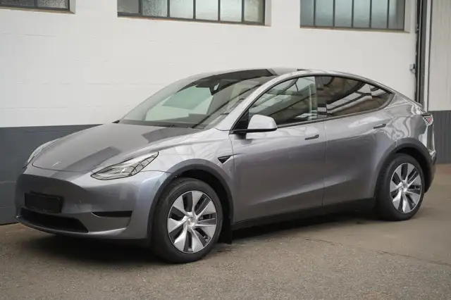 Tesla Model Y Long Range RWD *HW4*1. Hand