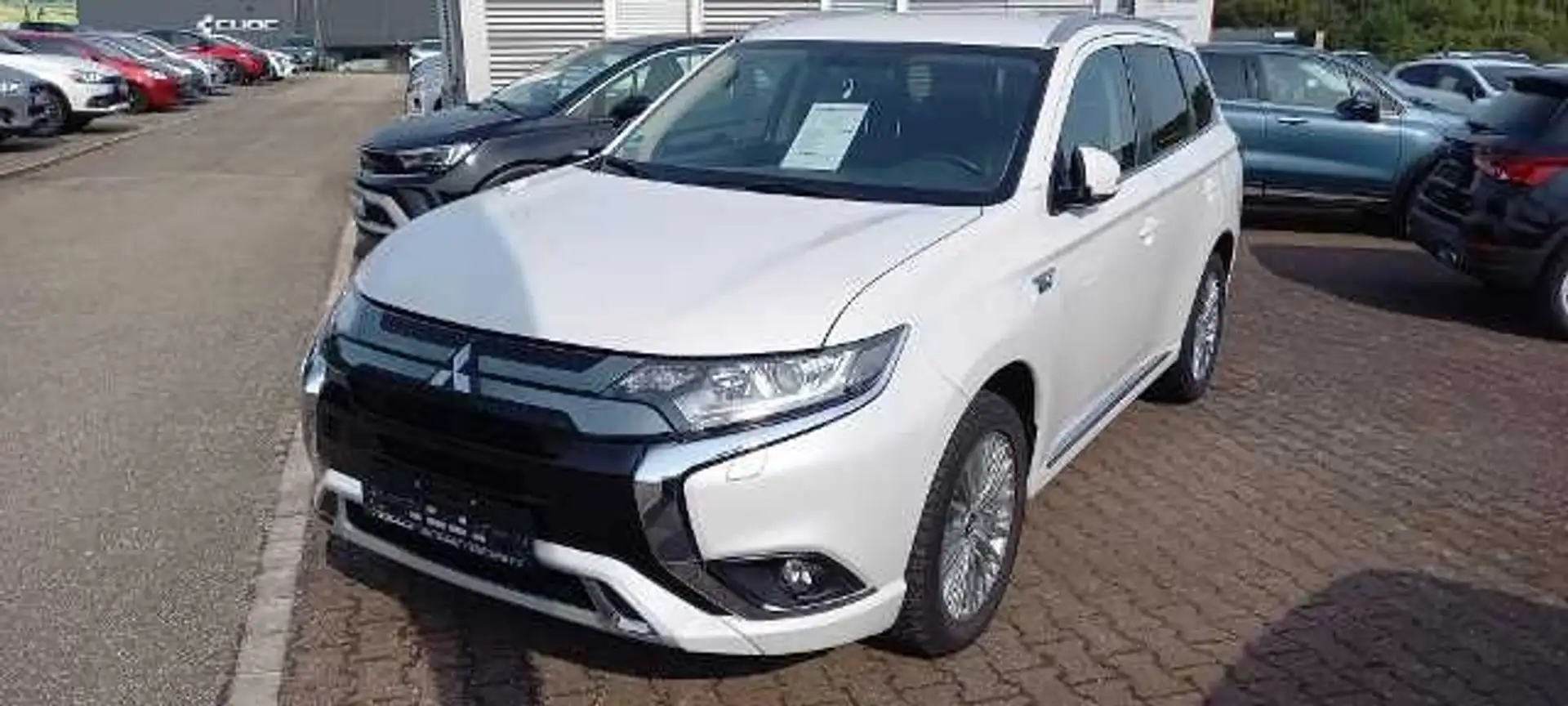 Mitsubishi Outlander 2,4 PHEV BASIS Spirit, Klima,4WD,Navi Bianco - 1