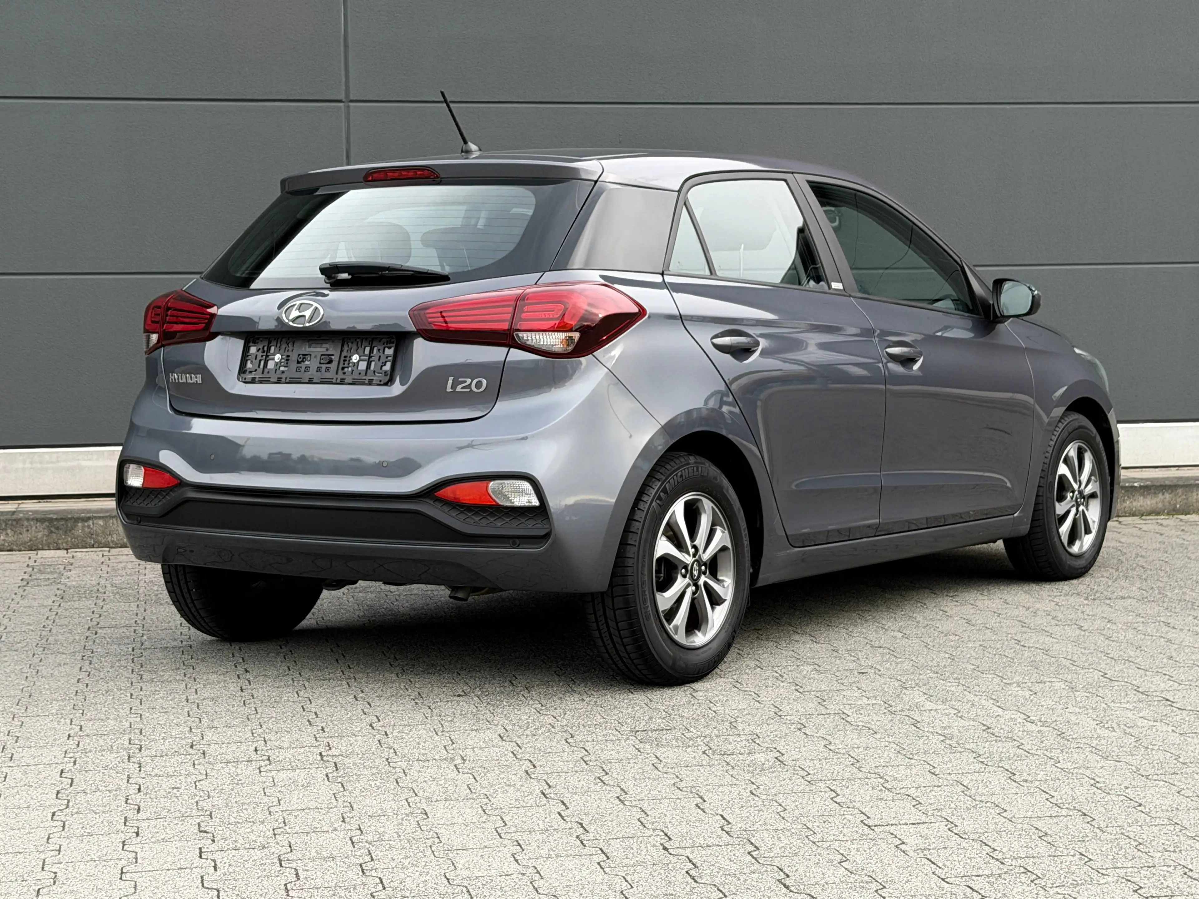 Hyundai i20 Trend Automatik Spurhalte Sitzheizung Top Zustand — photo 13
