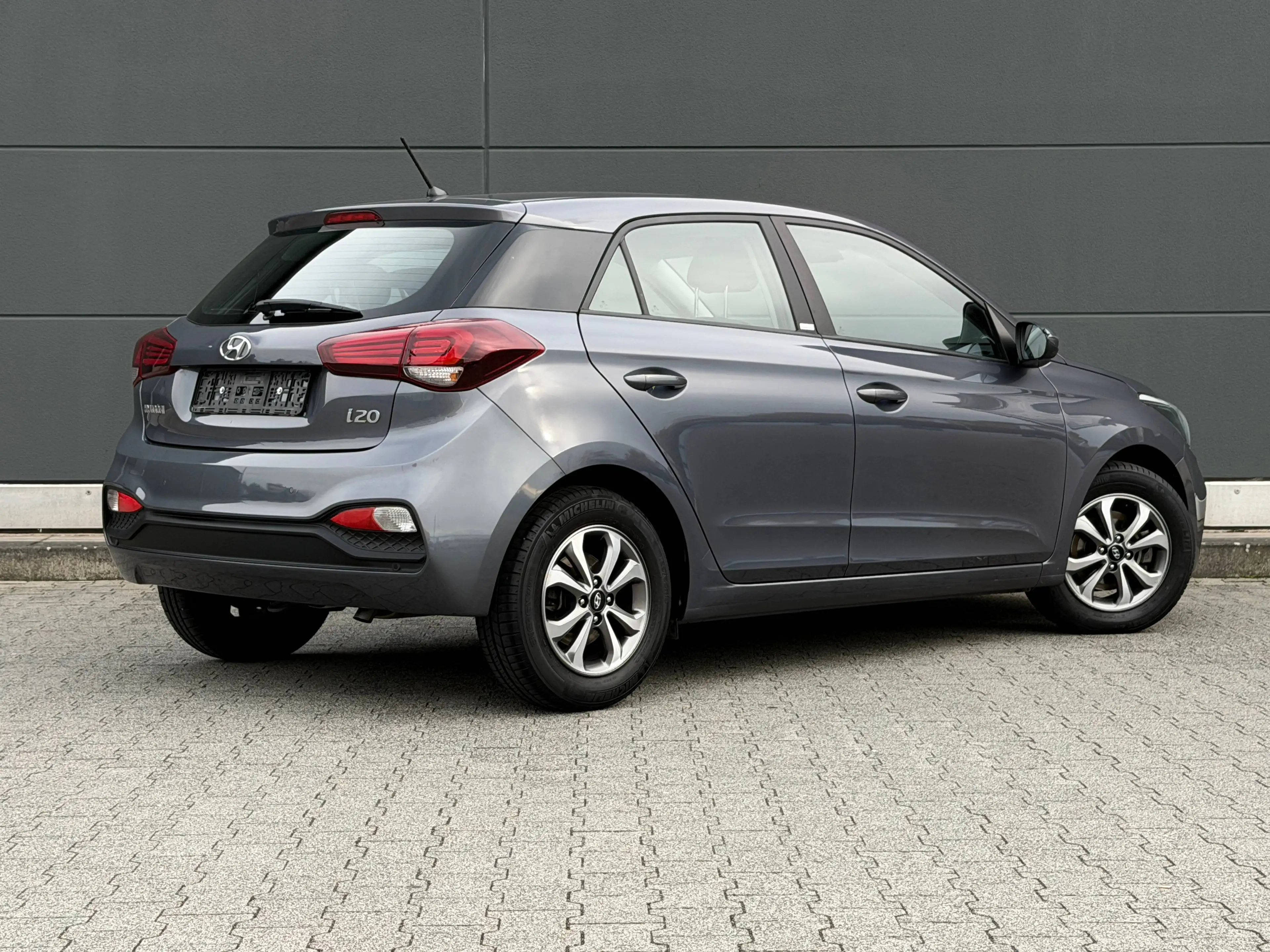 Hyundai i20 Trend Automatik Spurhalte Sitzheizung Top Zustand — photo 2