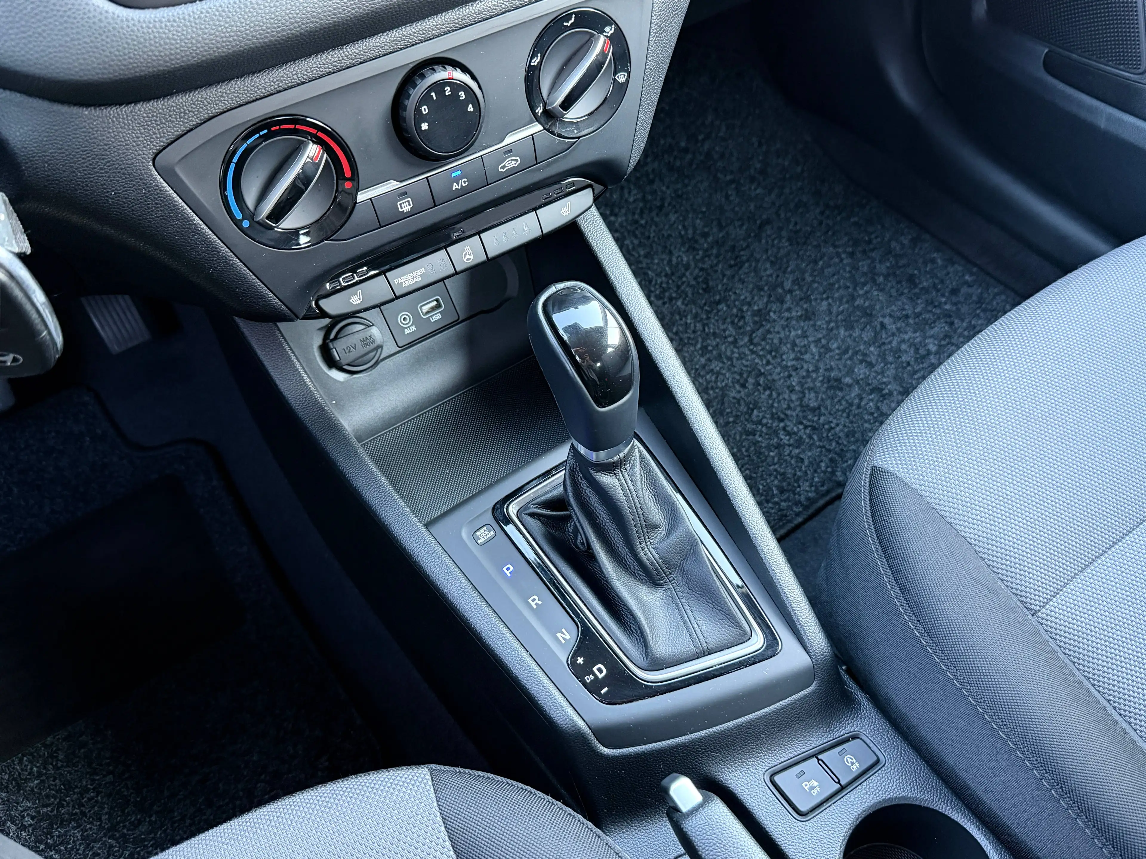 Hyundai i20 Trend Automatik Spurhalte Sitzheizung Top Zustand — photo 5