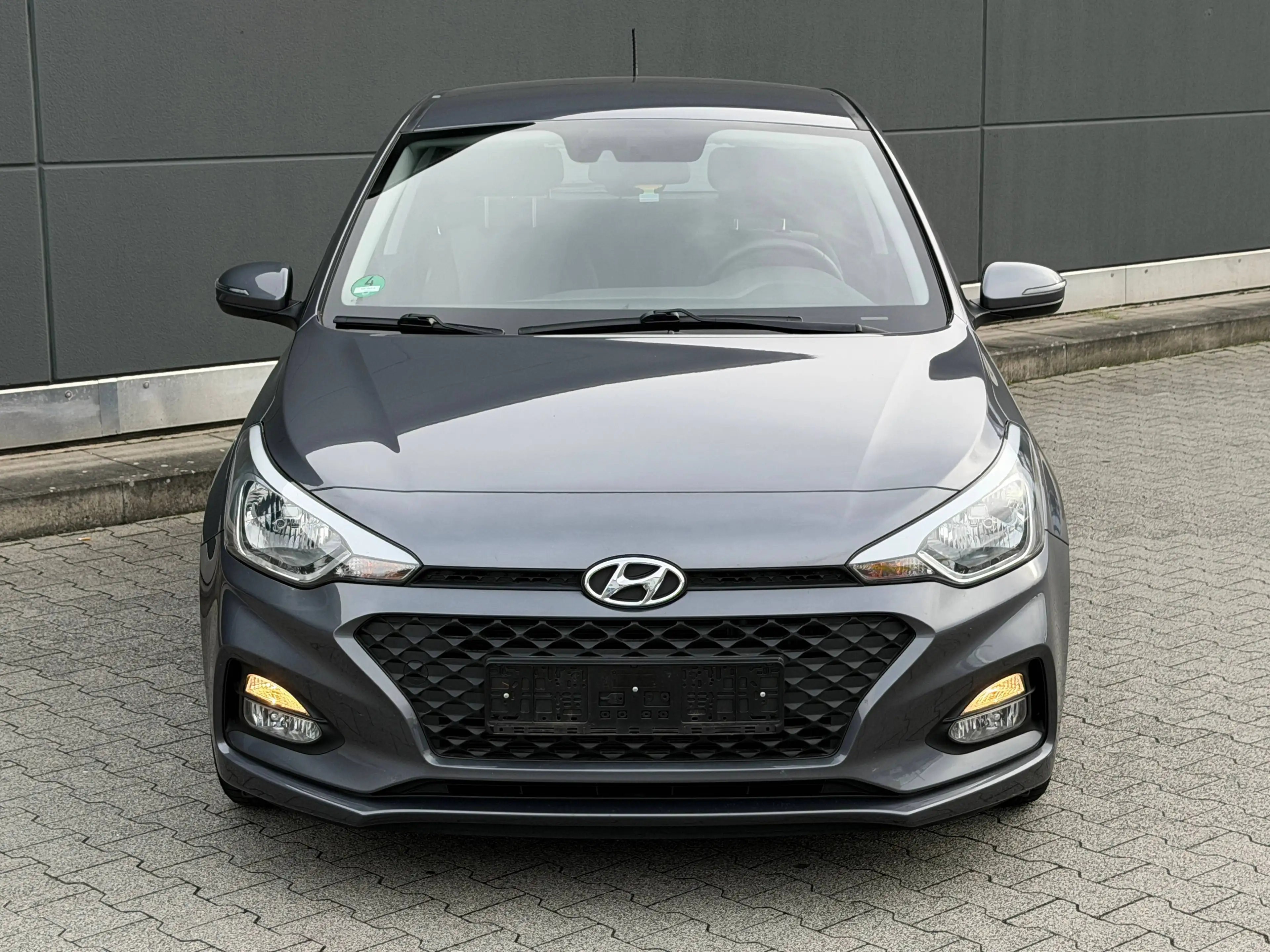 Hyundai i20 Trend Automatik Spurhalte Sitzheizung Top Zustand — photo 6