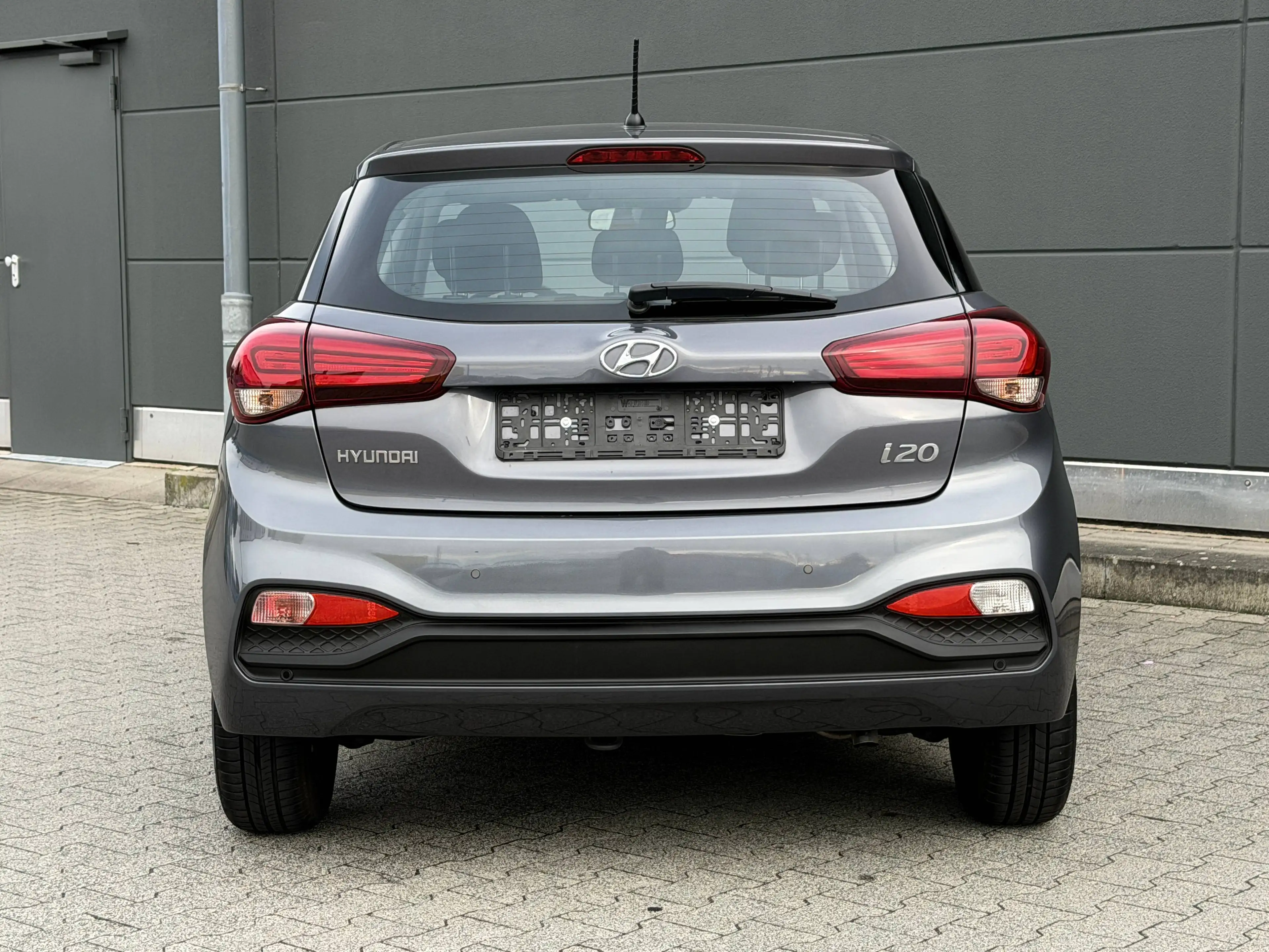 Hyundai i20 Trend Automatik Spurhalte Sitzheizung Top Zustand — photo 7