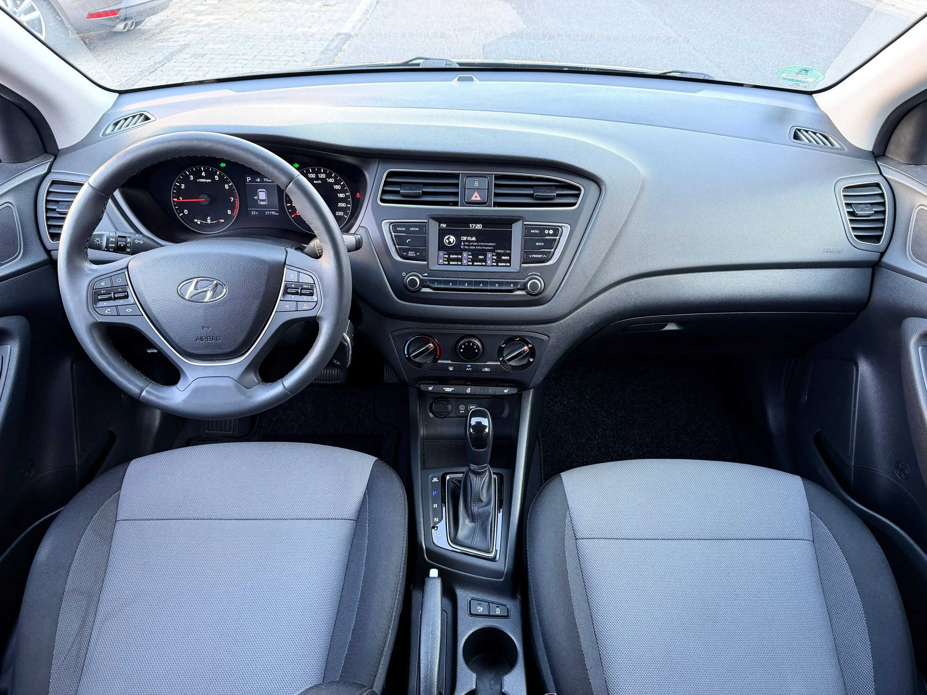 Hyundai i20 Trend Automatik Spurhalte Sitzheizung Top Zustand — photo 8