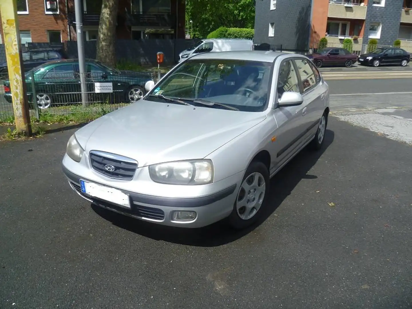 Hyundai ELANTRA Elantra 1.6i GLS Silber - 1