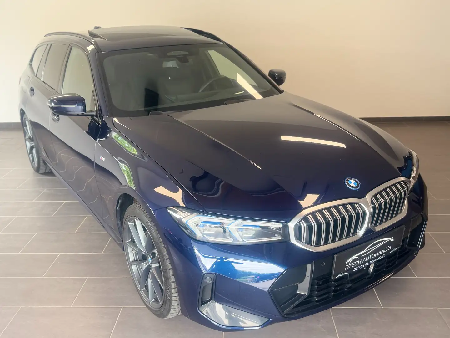 BMW 330 330 e xDrive MSport/360*/HUD/AHK/KEYLESS/H&K/PANO Blau - 2
