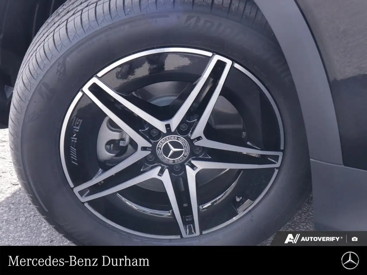 Mercedes-Benz EQB снимка Mercedes-Benz EQB
